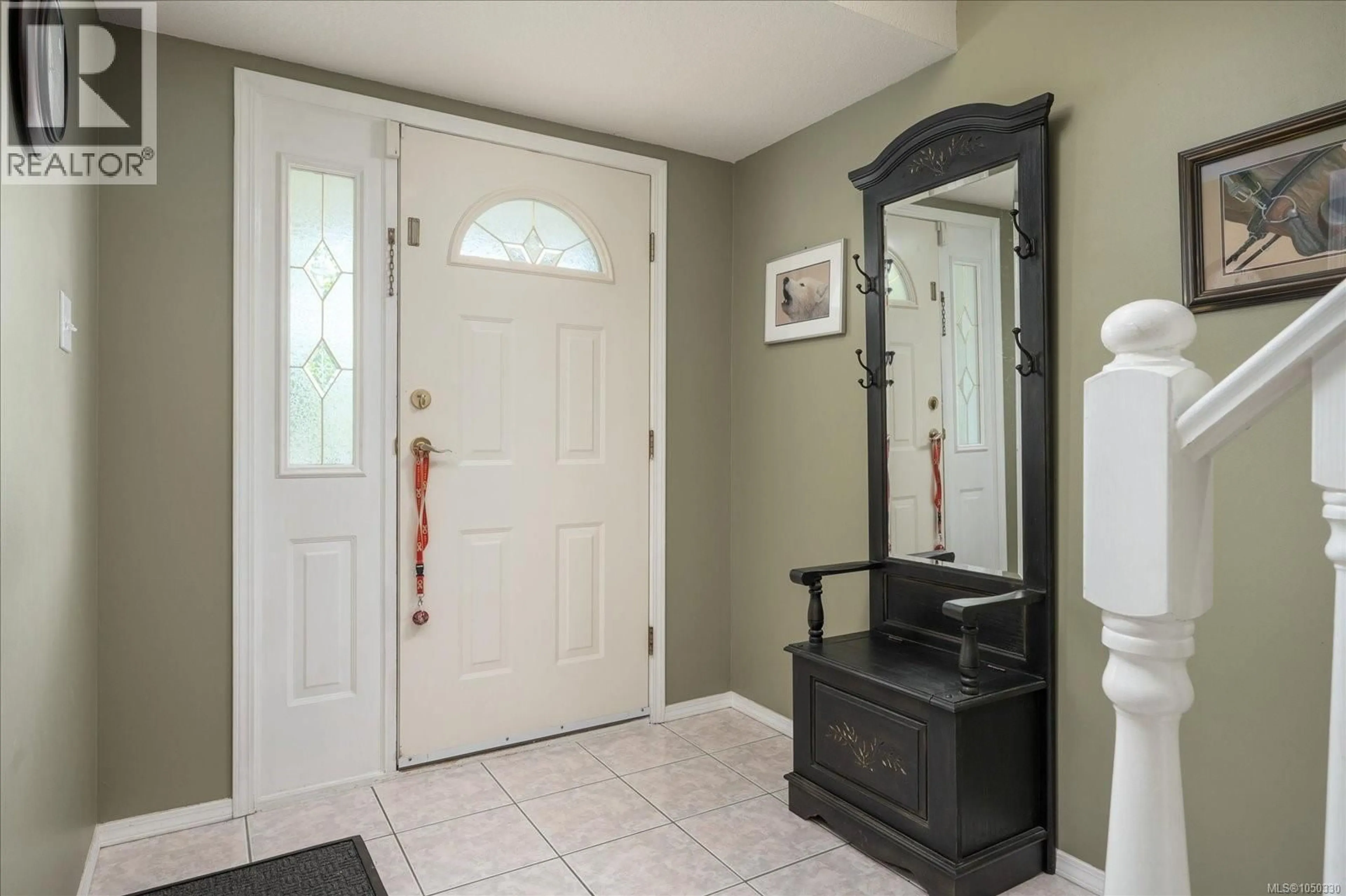 Indoor entryway for 2187 MOUNTAIN VISTA DRIVE, Nanaimo British Columbia V9T5X5