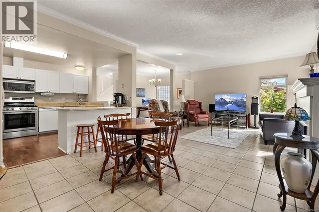 106 - 1110 WILLOW STREET, Saanich 2