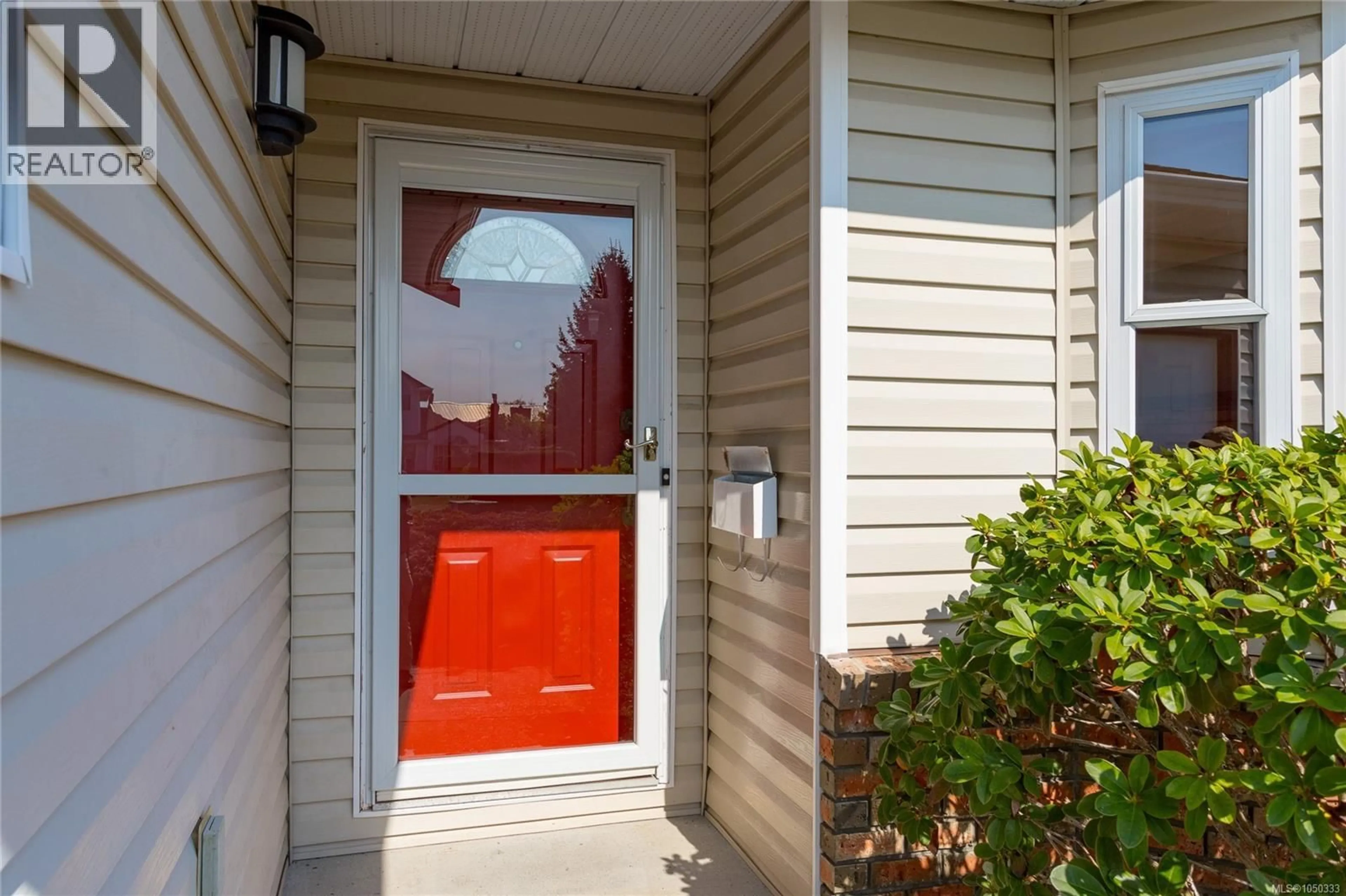 Indoor entryway for 2128 COLINWOOD ROAD, Sidney British Columbia V8L4H5