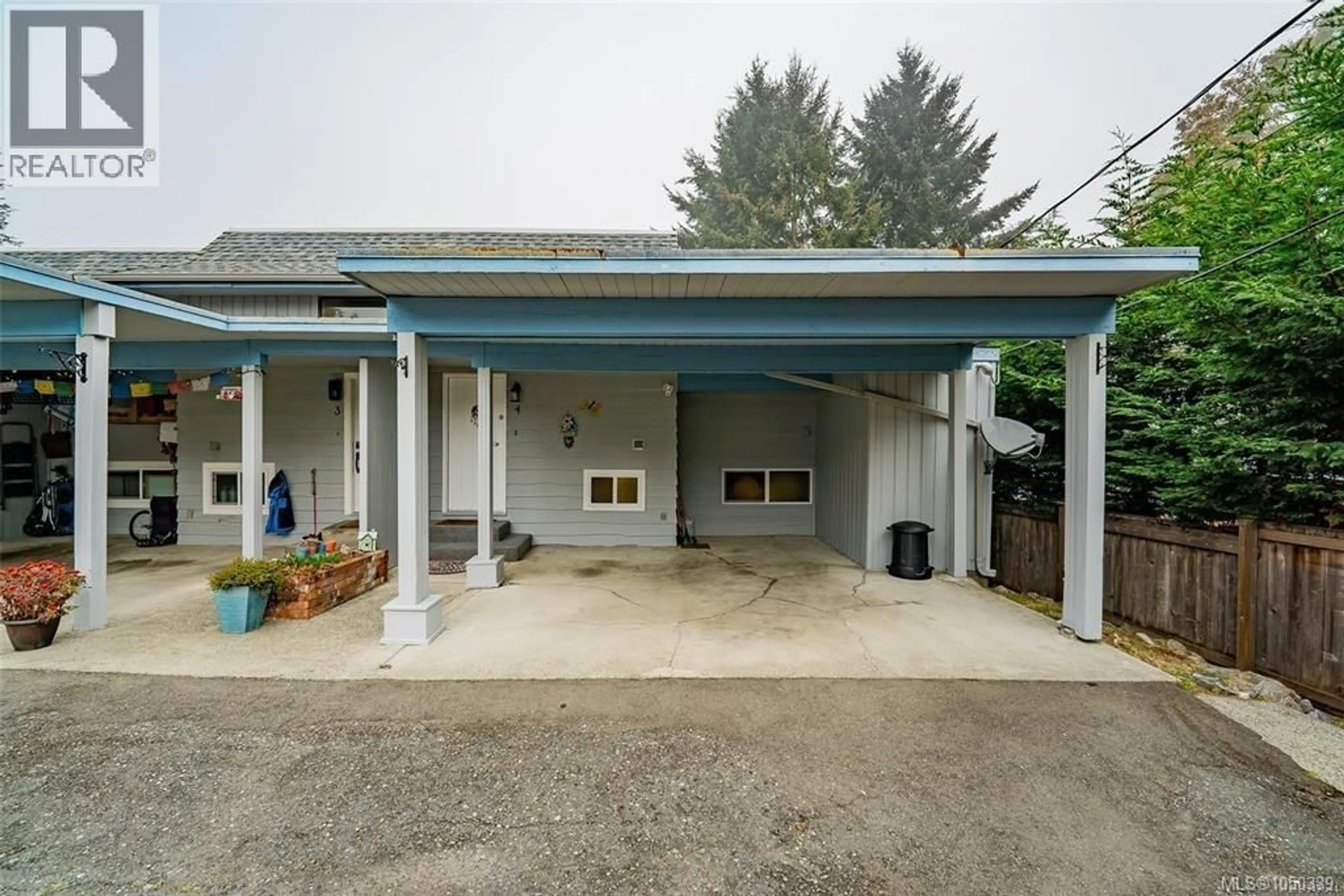 Indoor garage for 4 - 1225 CENTRE ROAD, Qualicum Beach British Columbia V9K2G8