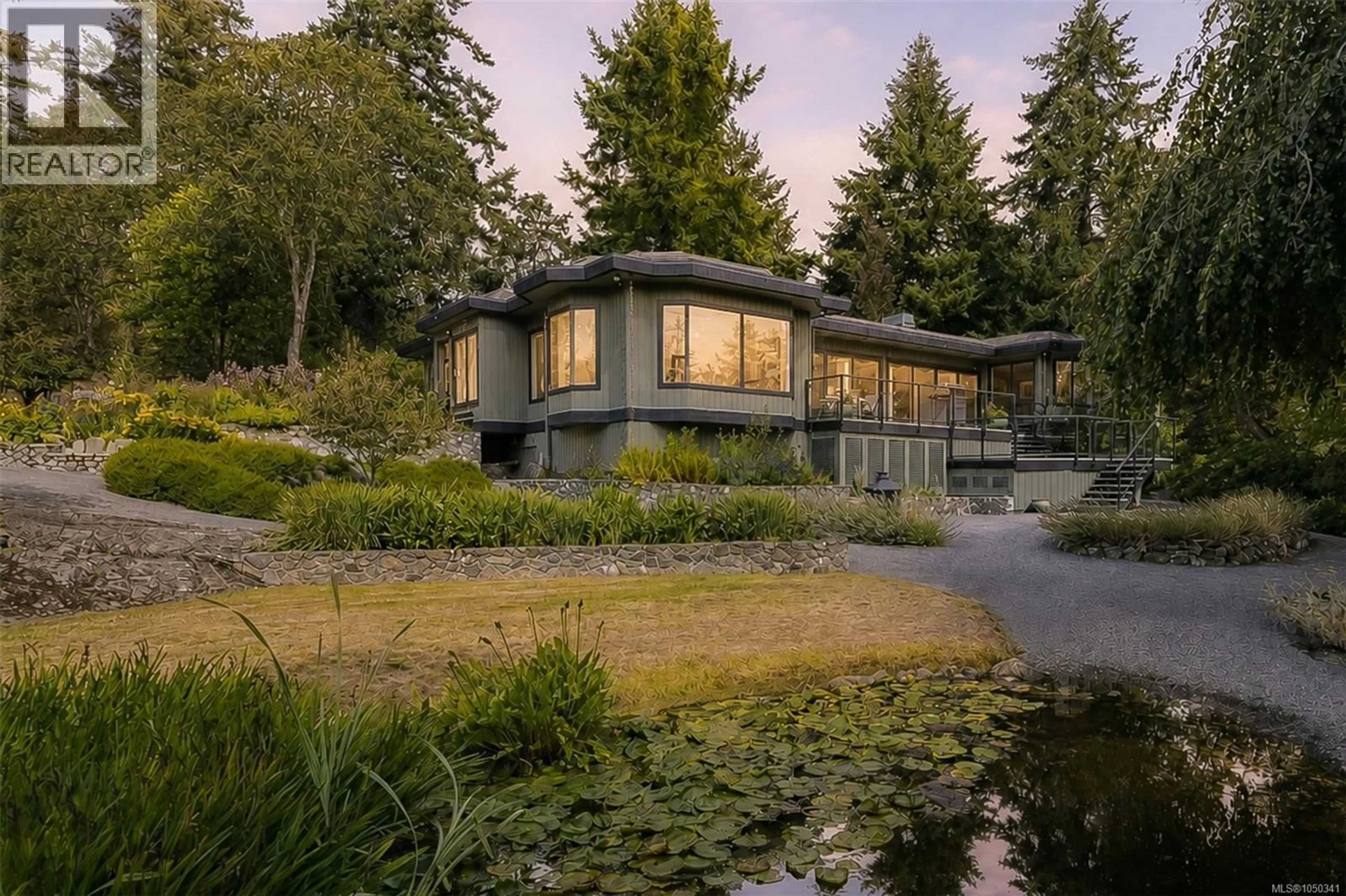 Home with vinyl exterior material, water/lake/river/ocean view for 1682 CHARLTON ROAD, Saanich British Columbia V9E2C9