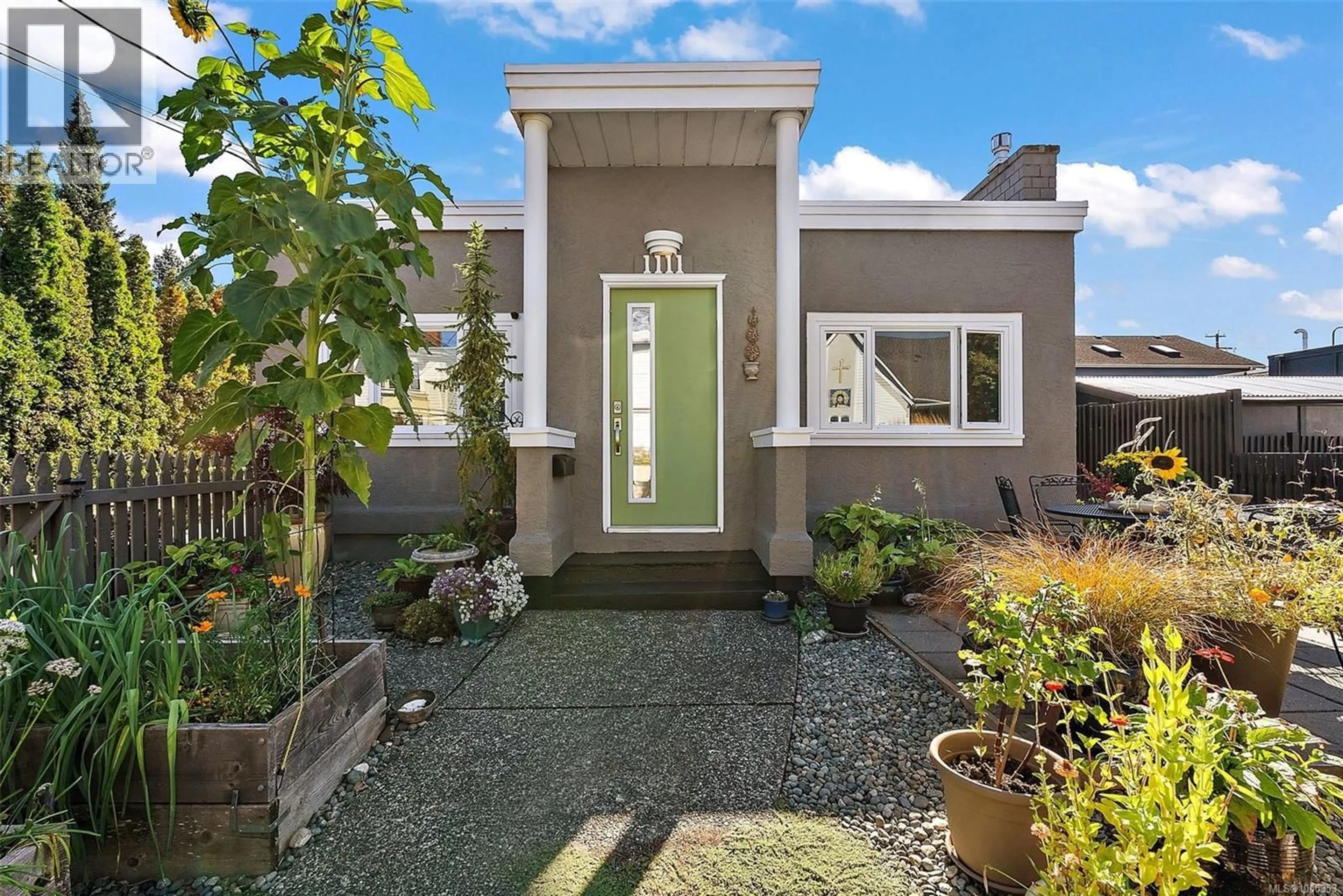 Unknown for 1111 CALEDONIA AVENUE, Victoria British Columbia V8T1E9