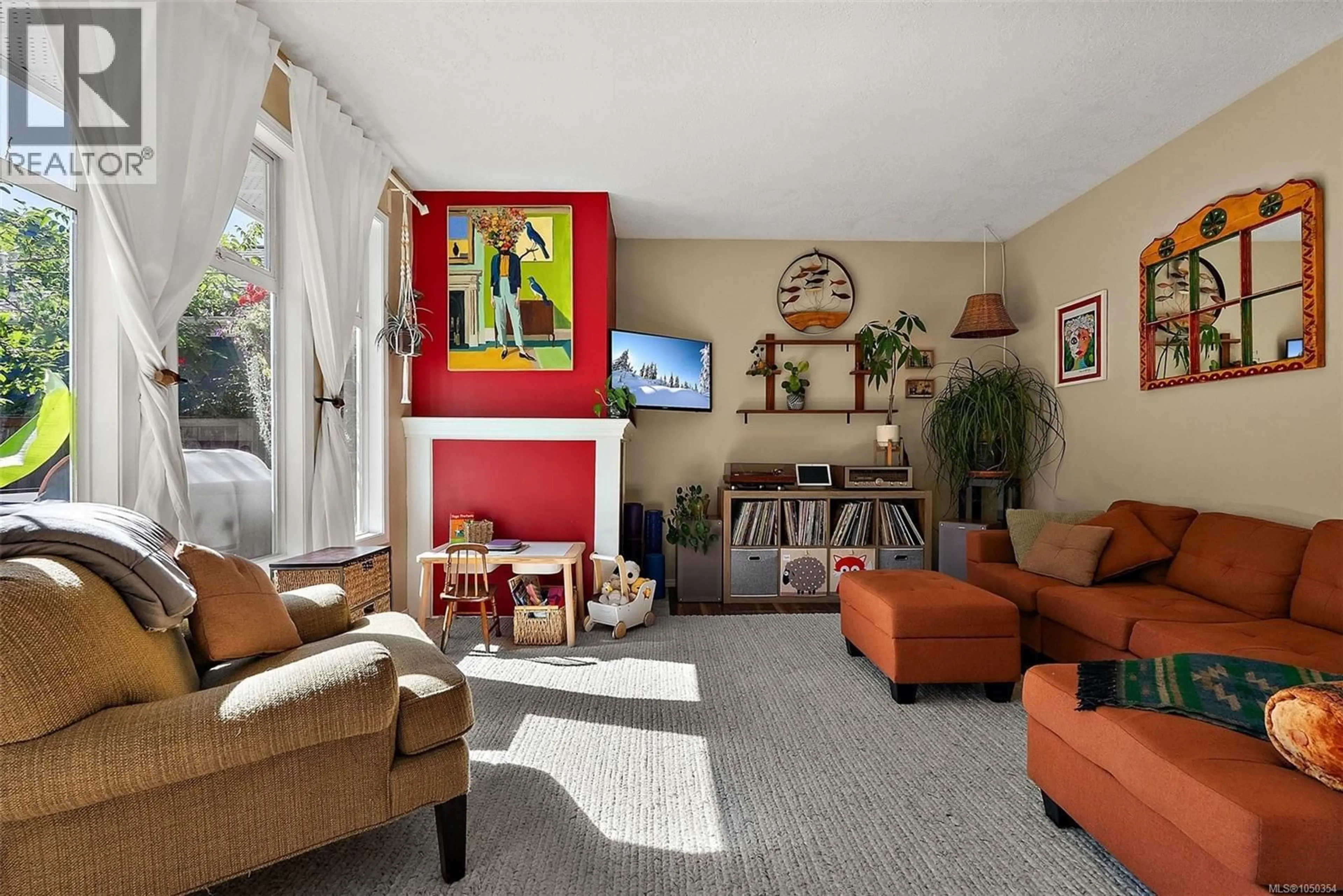 Living room with furniture, unknown for 1109 CALEDONIA AVENUE, Victoria British Columbia V8T1E9