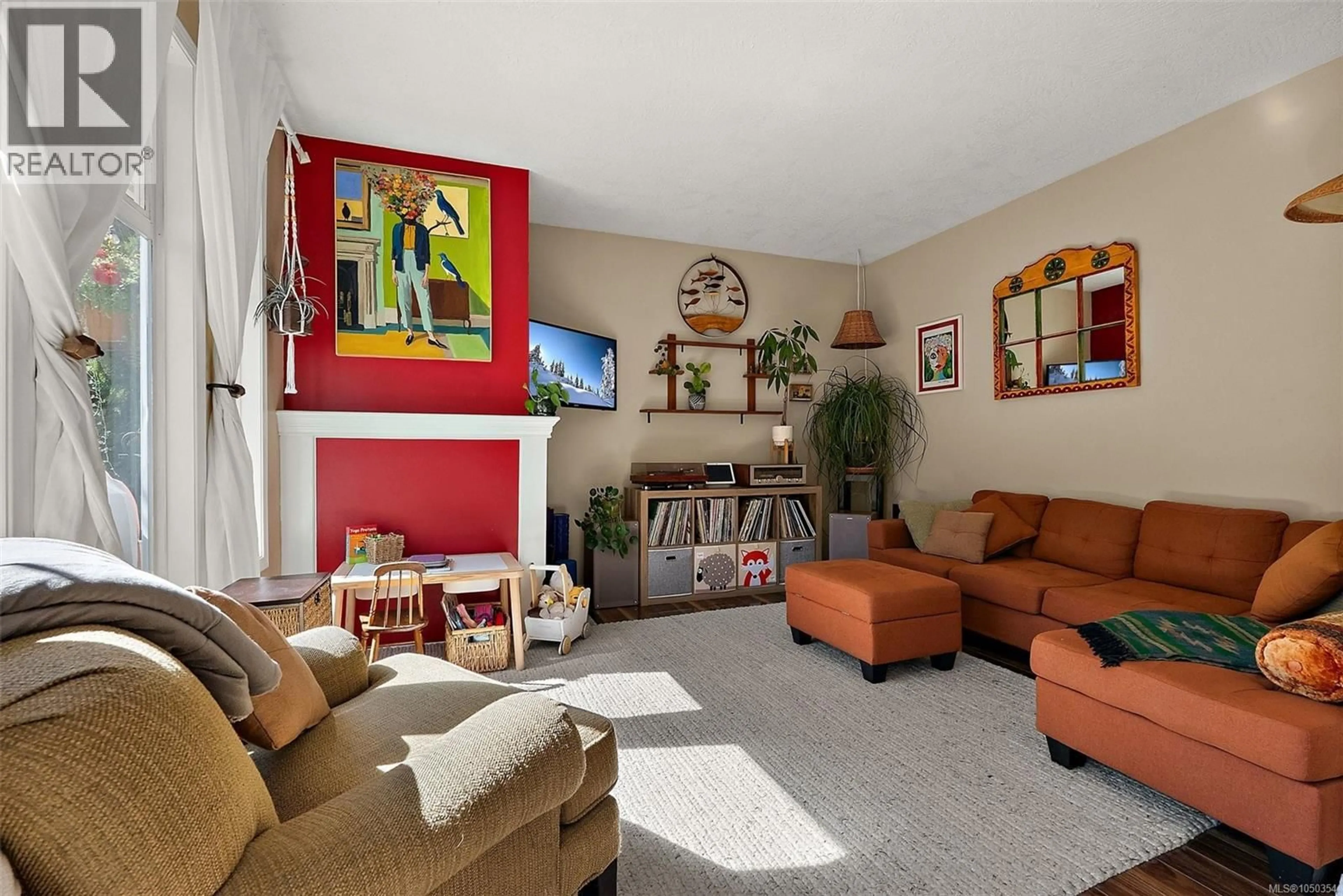 Living room with furniture, unknown for 1109 CALEDONIA AVENUE, Victoria British Columbia V8T1E9