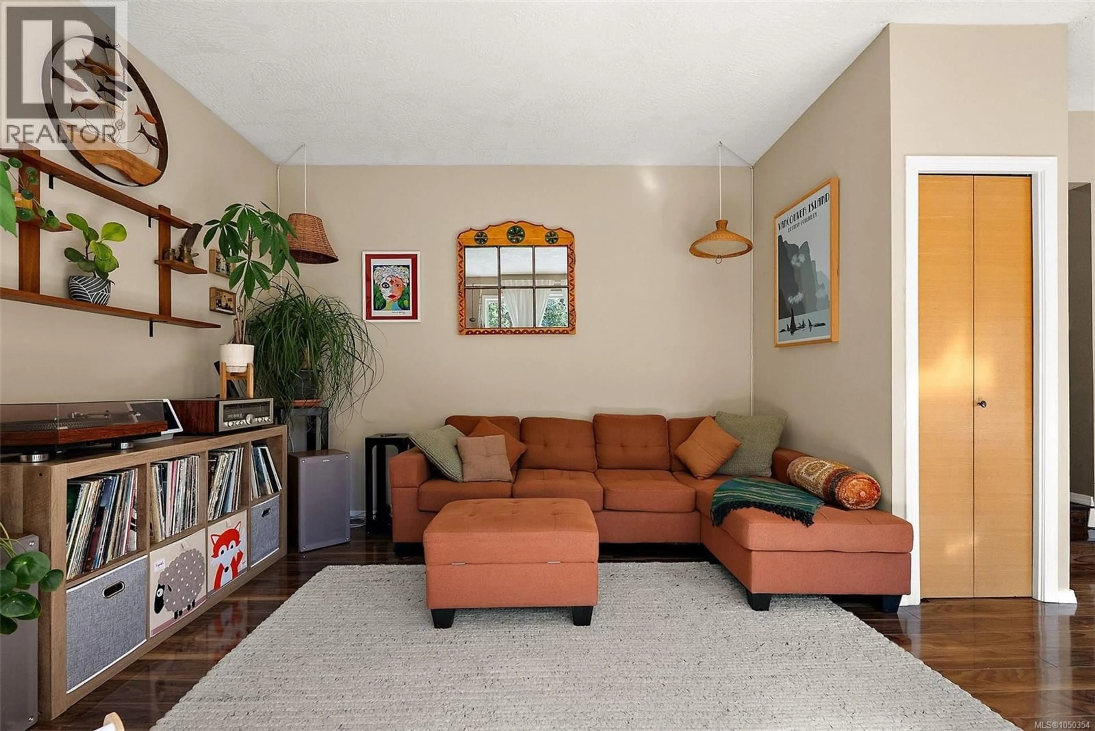 Living room with furniture, unknown for 1109 CALEDONIA AVENUE, Victoria British Columbia V8T1E9
