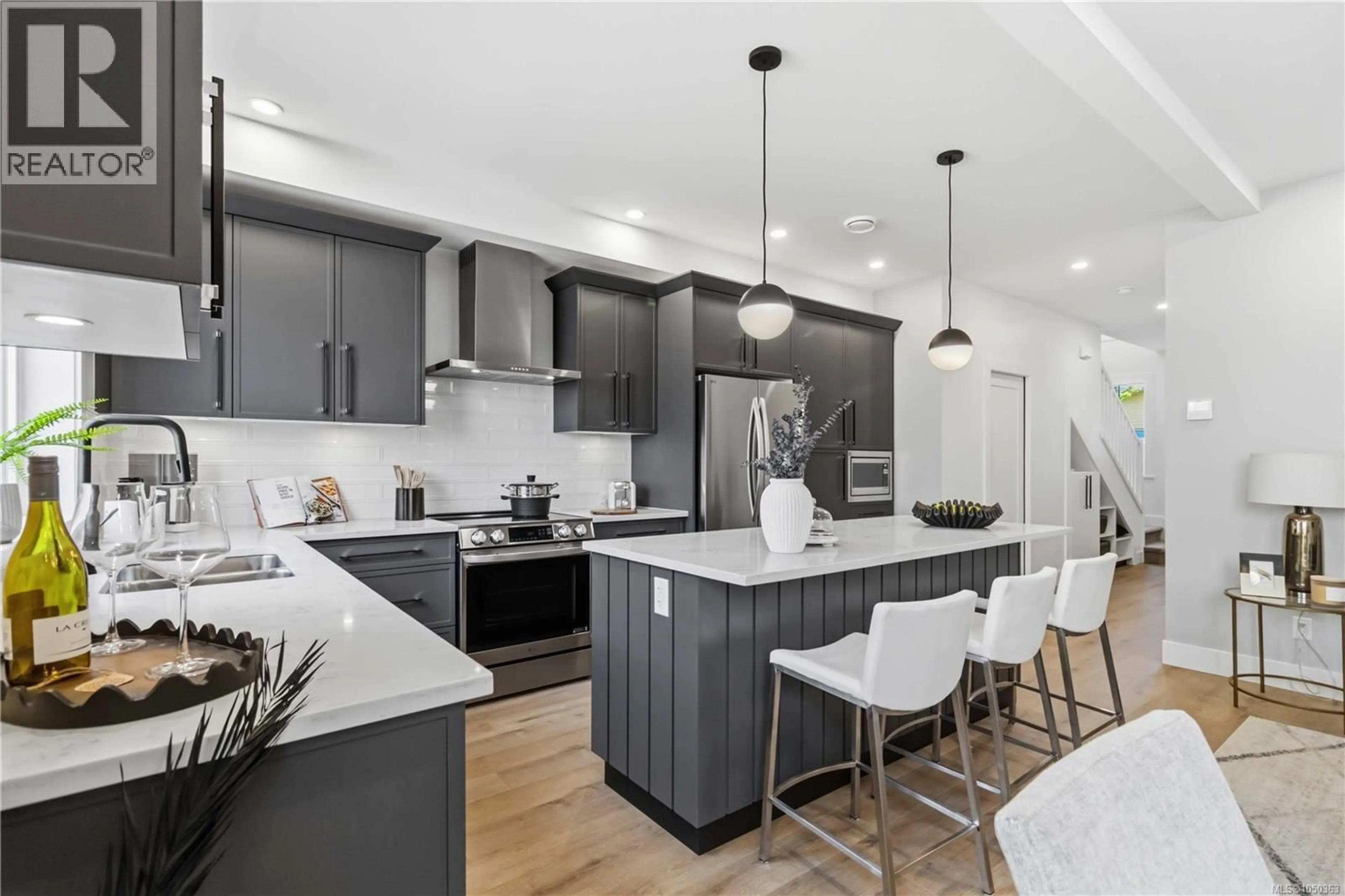 Contemporary kitchen, unknown for 2 - 2312 ORCHARD AVENUE, Sidney British Columbia V8L1T6