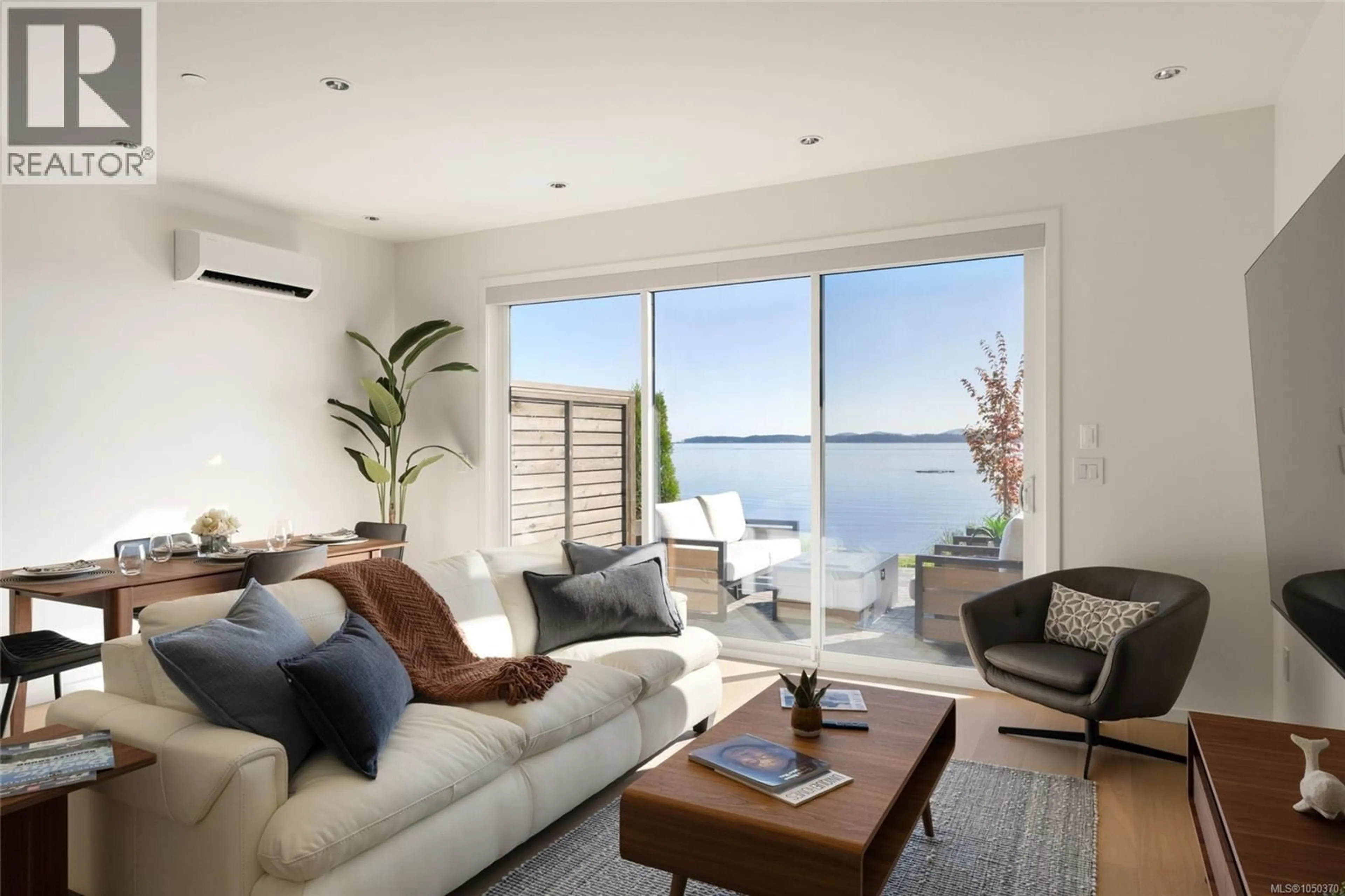 Living room with furniture, unknown for 1 - 2525 ROTHESAY AVENUE, Sidney British Columbia V8L2B9