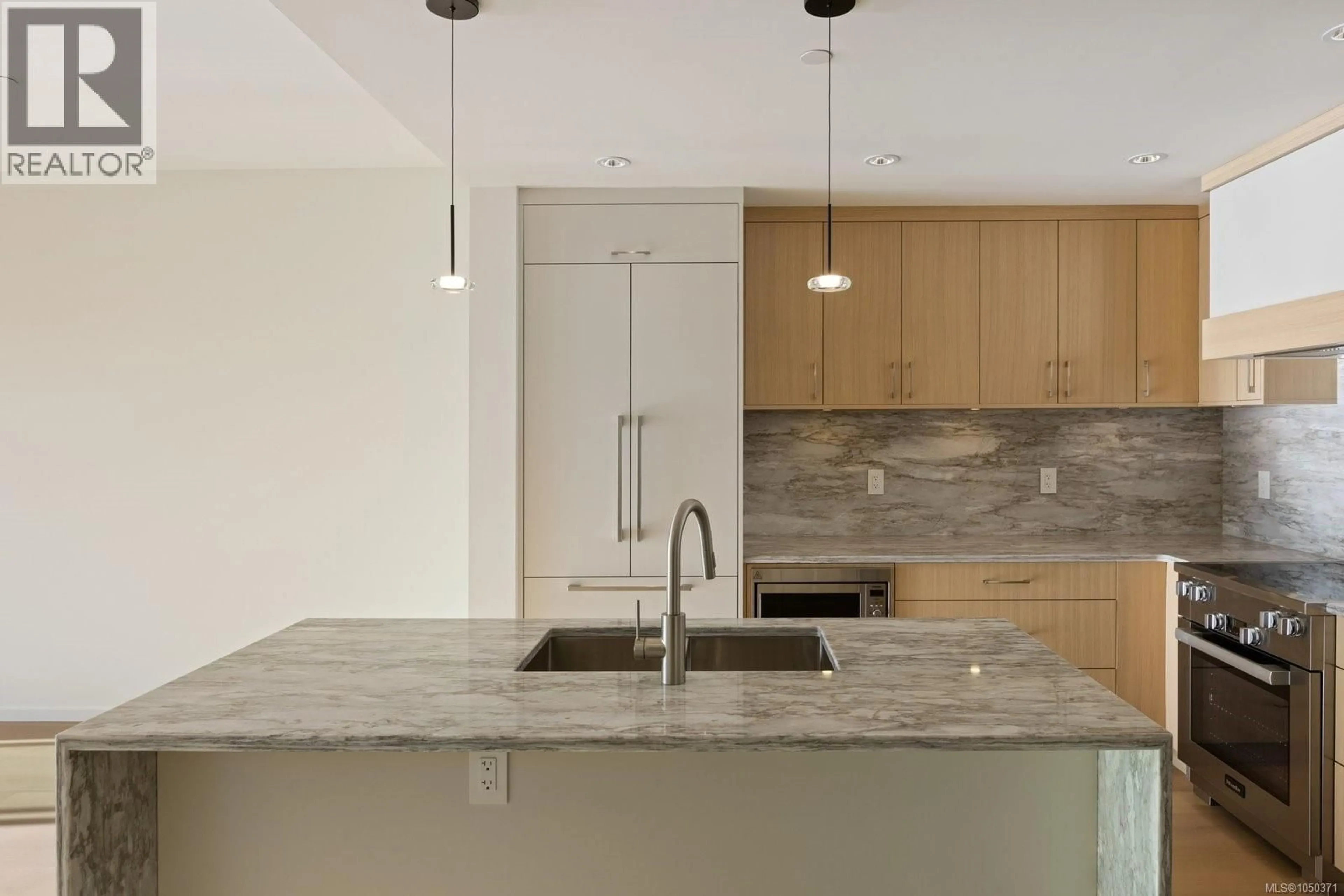 Contemporary kitchen, unknown for 2 - 10393 ALLBAY ROAD, Sidney British Columbia V8L2N8