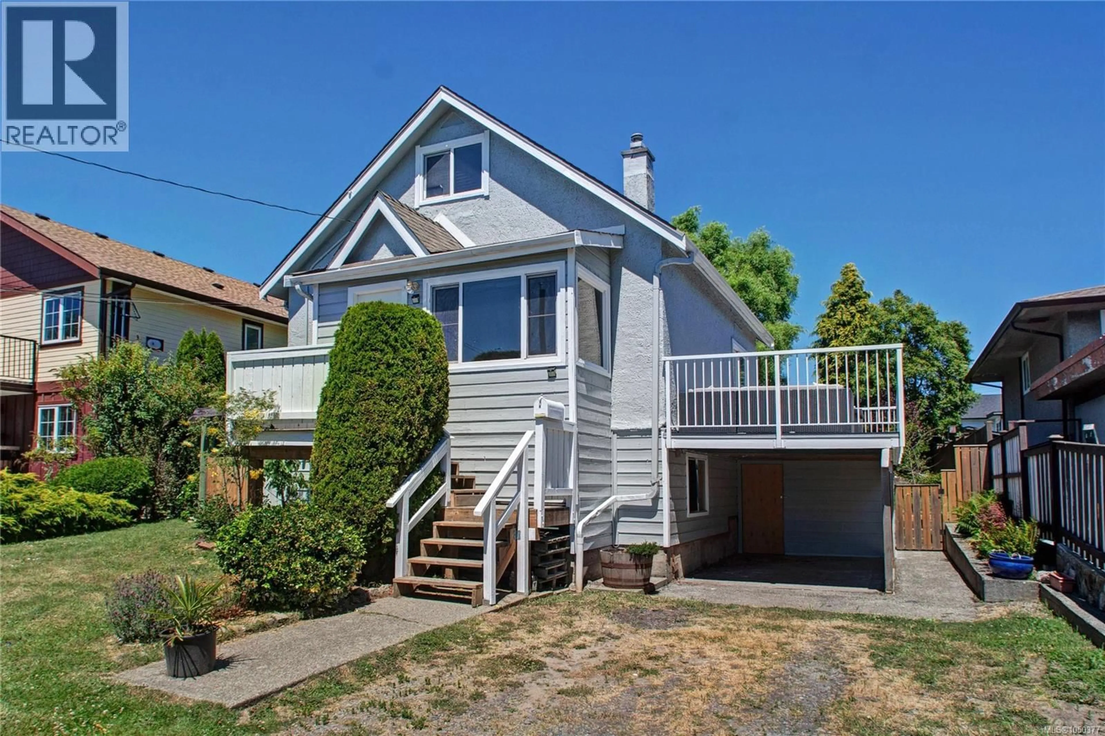 Home with vinyl exterior material, street for 236 CREASE AVENUE, Saanich British Columbia V8Z1S9