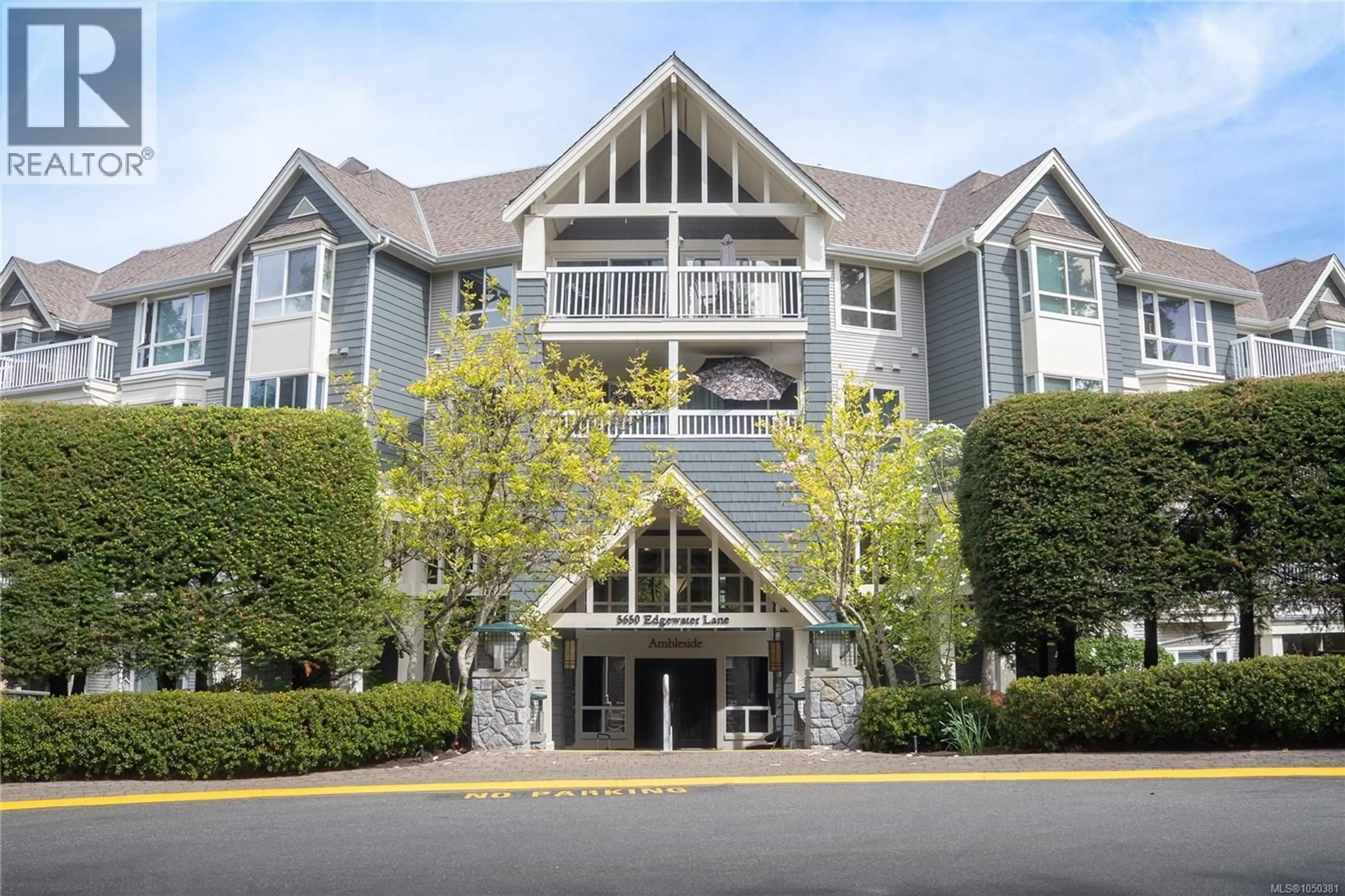 Indoor foyer for 209 - 5650 EDGEWATER LANE, Nanaimo British Columbia V9T6K1