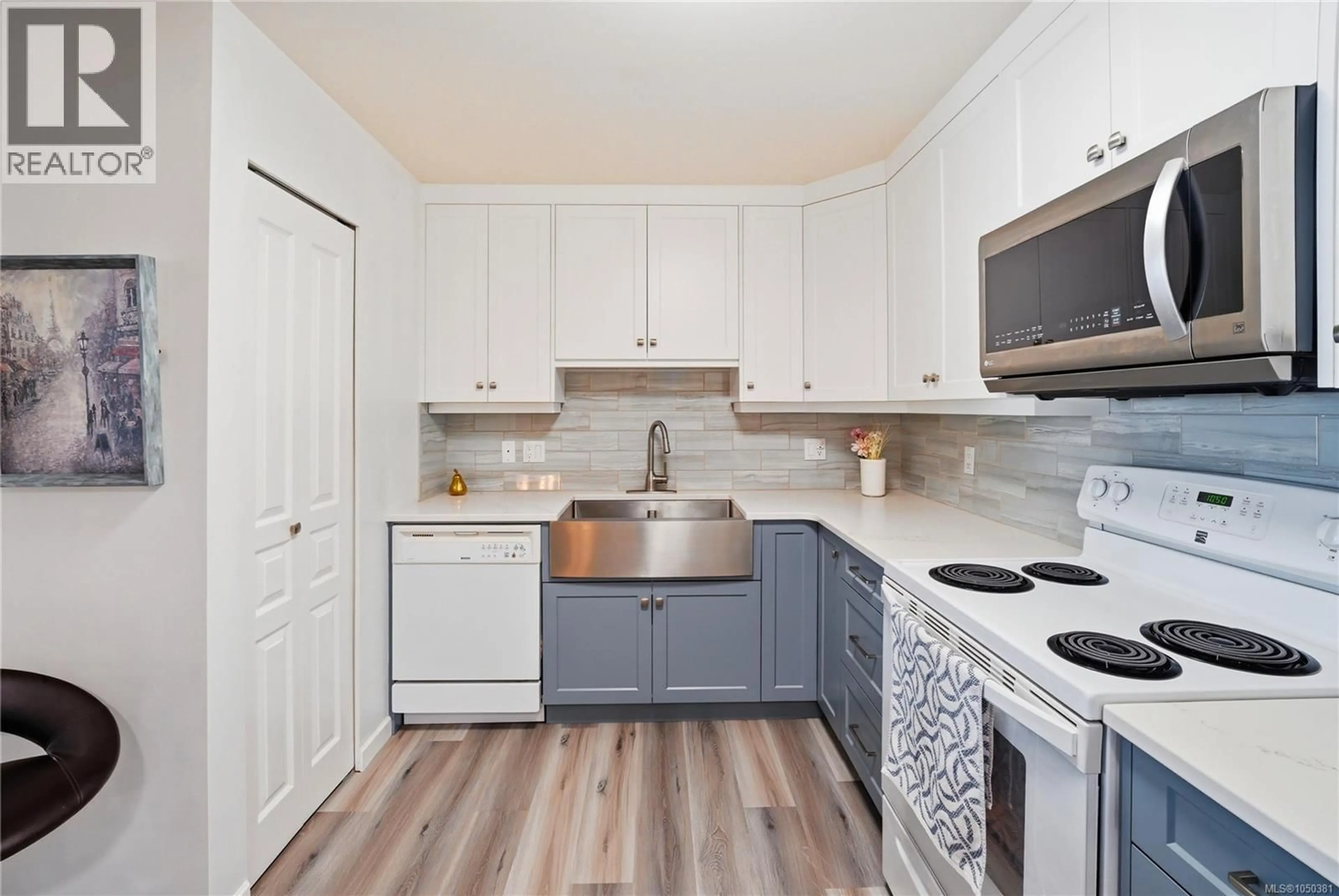 Standard kitchen, unknown for 209 - 5650 EDGEWATER LANE, Nanaimo British Columbia V9T6K1