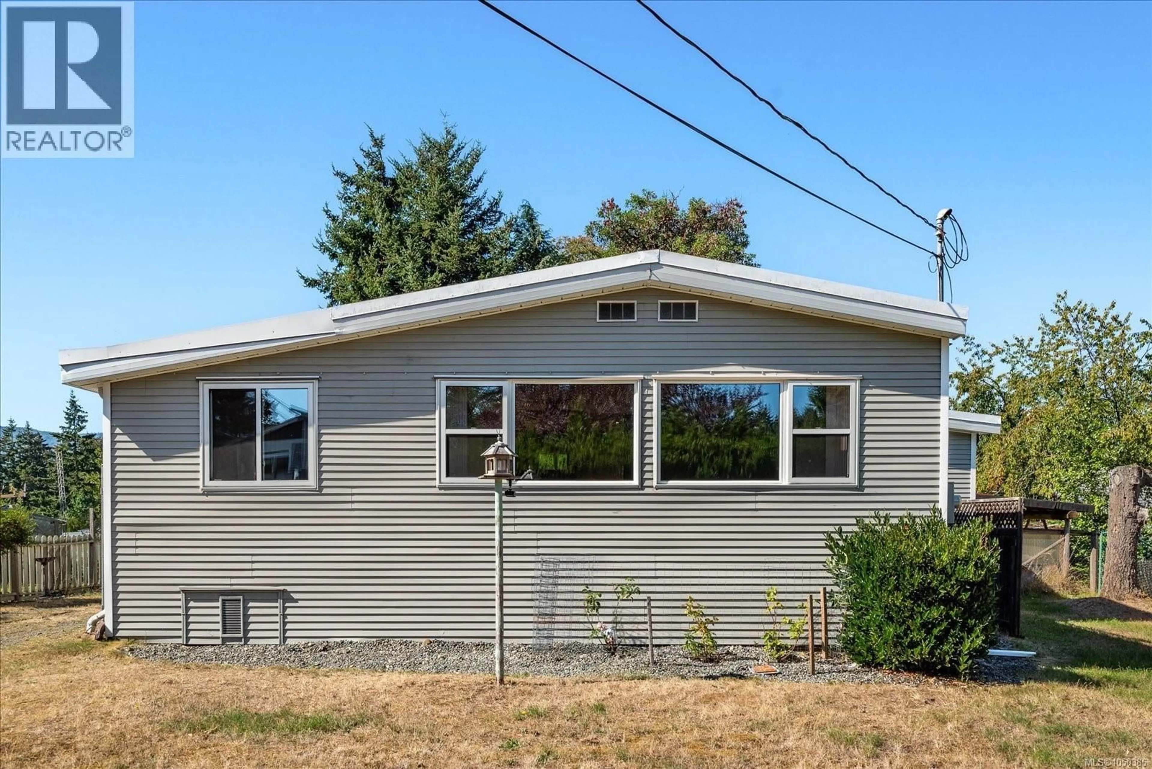 Home with vinyl exterior material, street for 2357 BARCLAY STREET, Nanaimo British Columbia V9T6H9