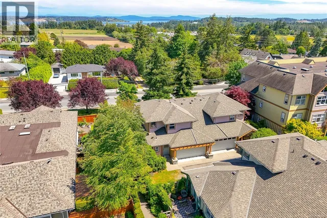 1963 POLO PARK COURT, Central Saanich 2