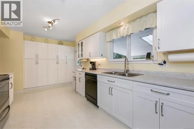 3060 GEORGE STREET, Duncan 5