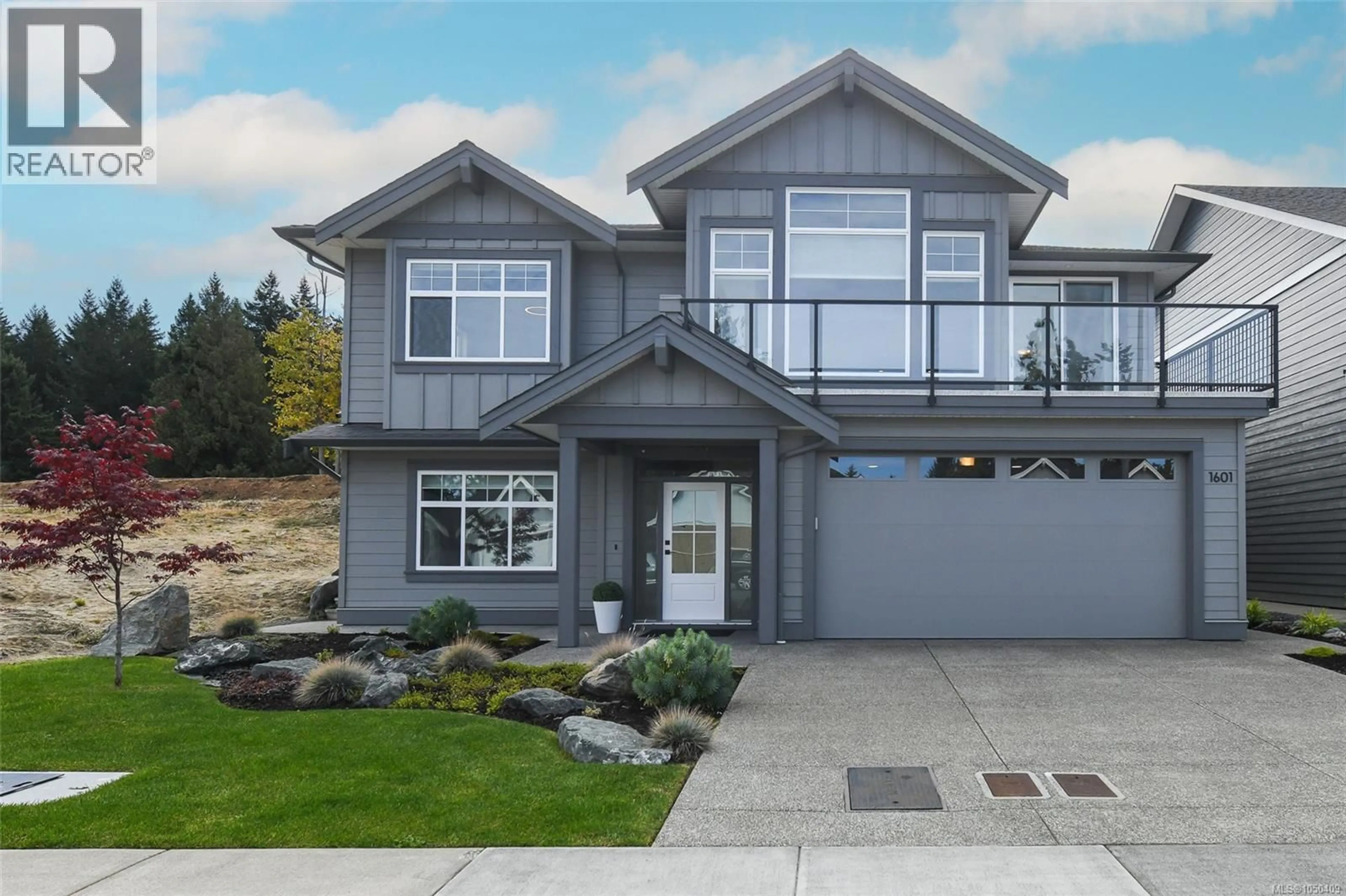 Home with vinyl exterior material, street for 1601 CROWN ISLE BOULEVARD, Courtenay British Columbia V9N9X5