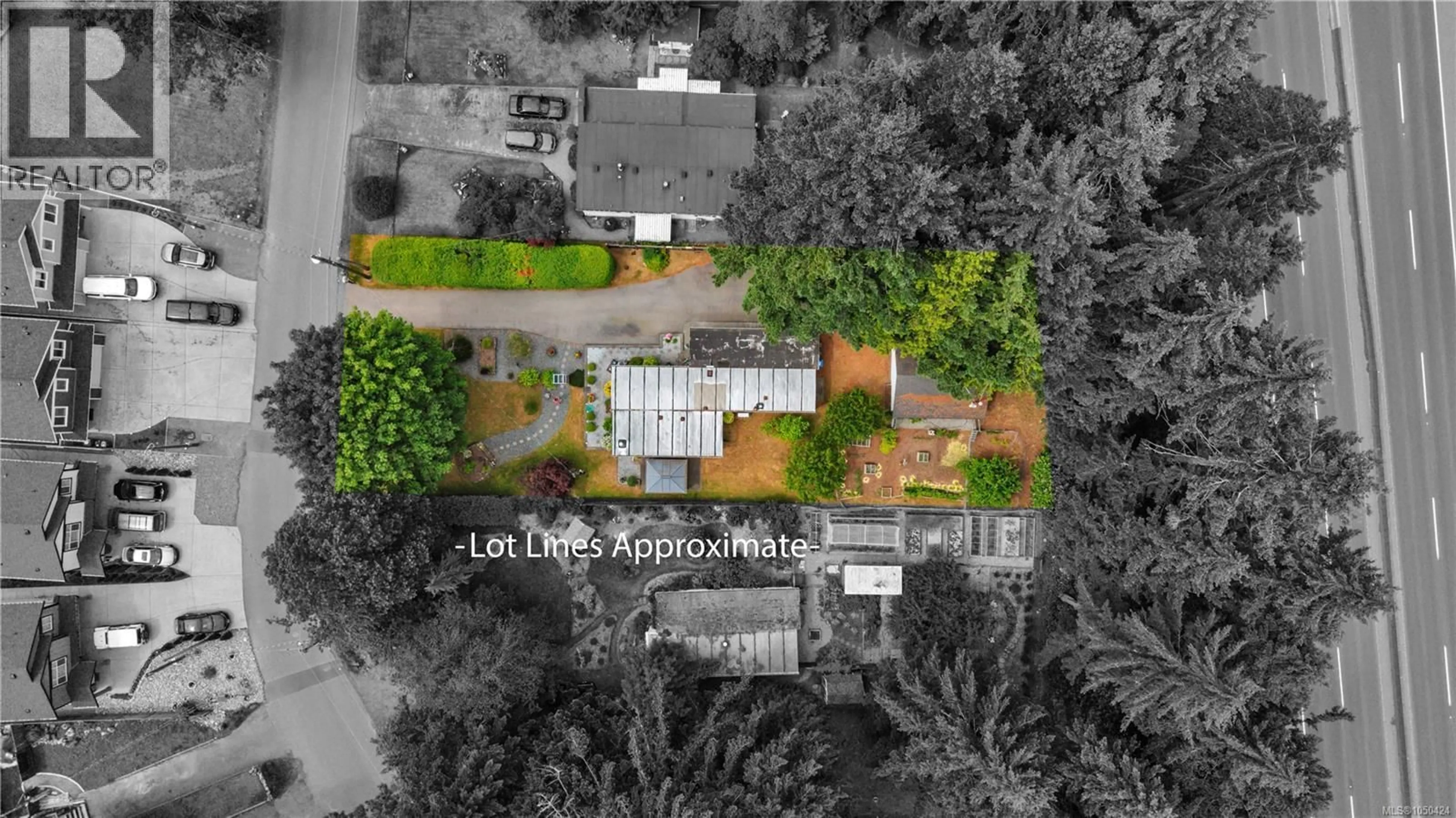 A pic from outside/outdoor area/front of a property/back of a property/a pic from drone, street for 6130 PINE RIDGE CRESCENT, Nanaimo British Columbia V9T2N7