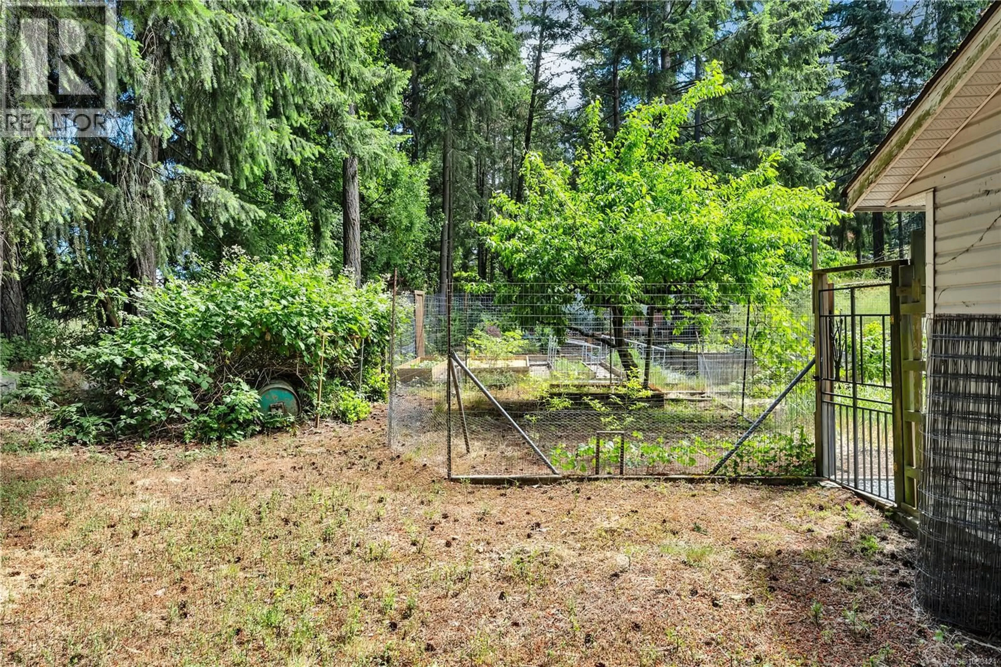 Patio, forest/trees view for 6130 PINE RIDGE CRESCENT, Nanaimo British Columbia V9T2N7