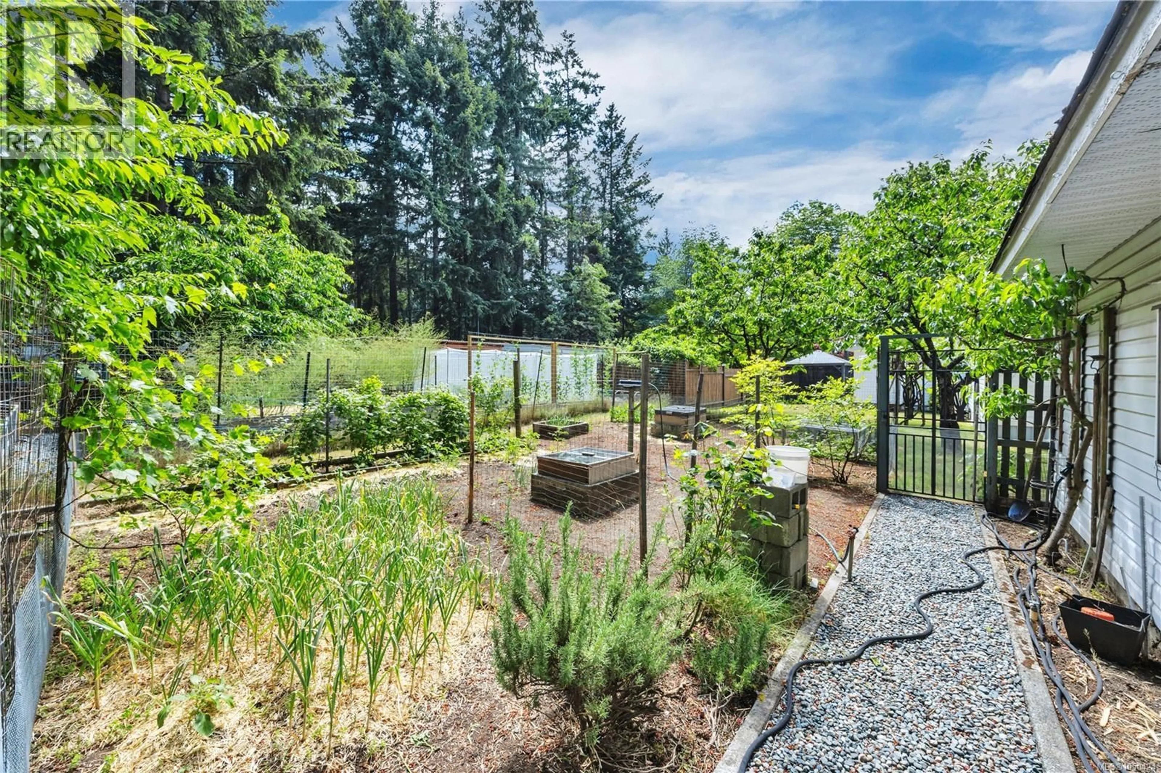 Patio, water/lake/river/ocean view for 6130 PINE RIDGE CRESCENT, Nanaimo British Columbia V9T2N7
