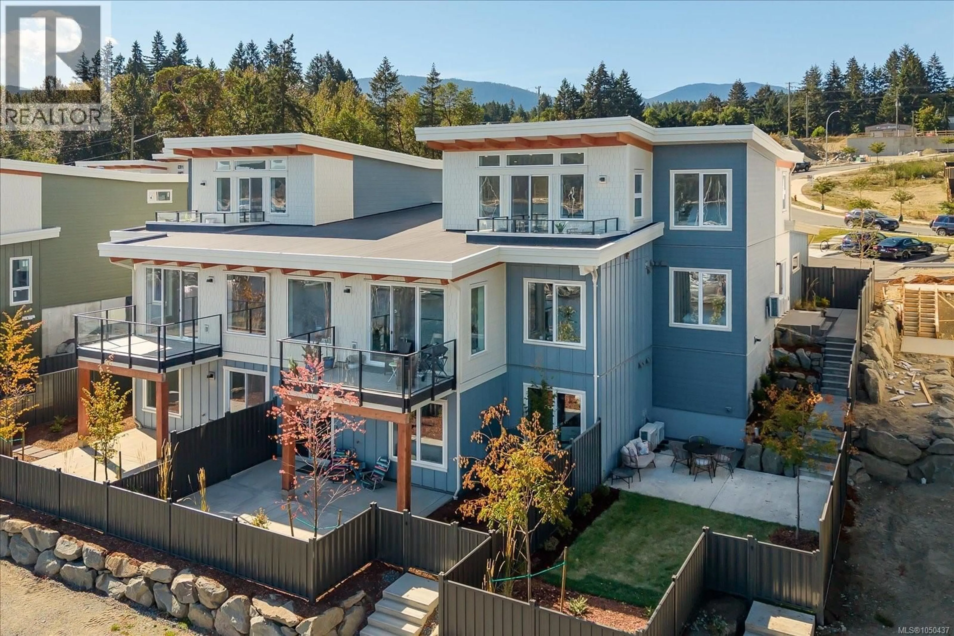 A pic from outside/outdoor area/front of a property/back of a property/a pic from drone, mountain view for 8 - 152 MARINA VIEW DRIVE, Ladysmith British Columbia V9G1K4