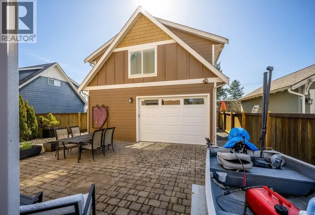 232 2ND STREET, Courtenay 2