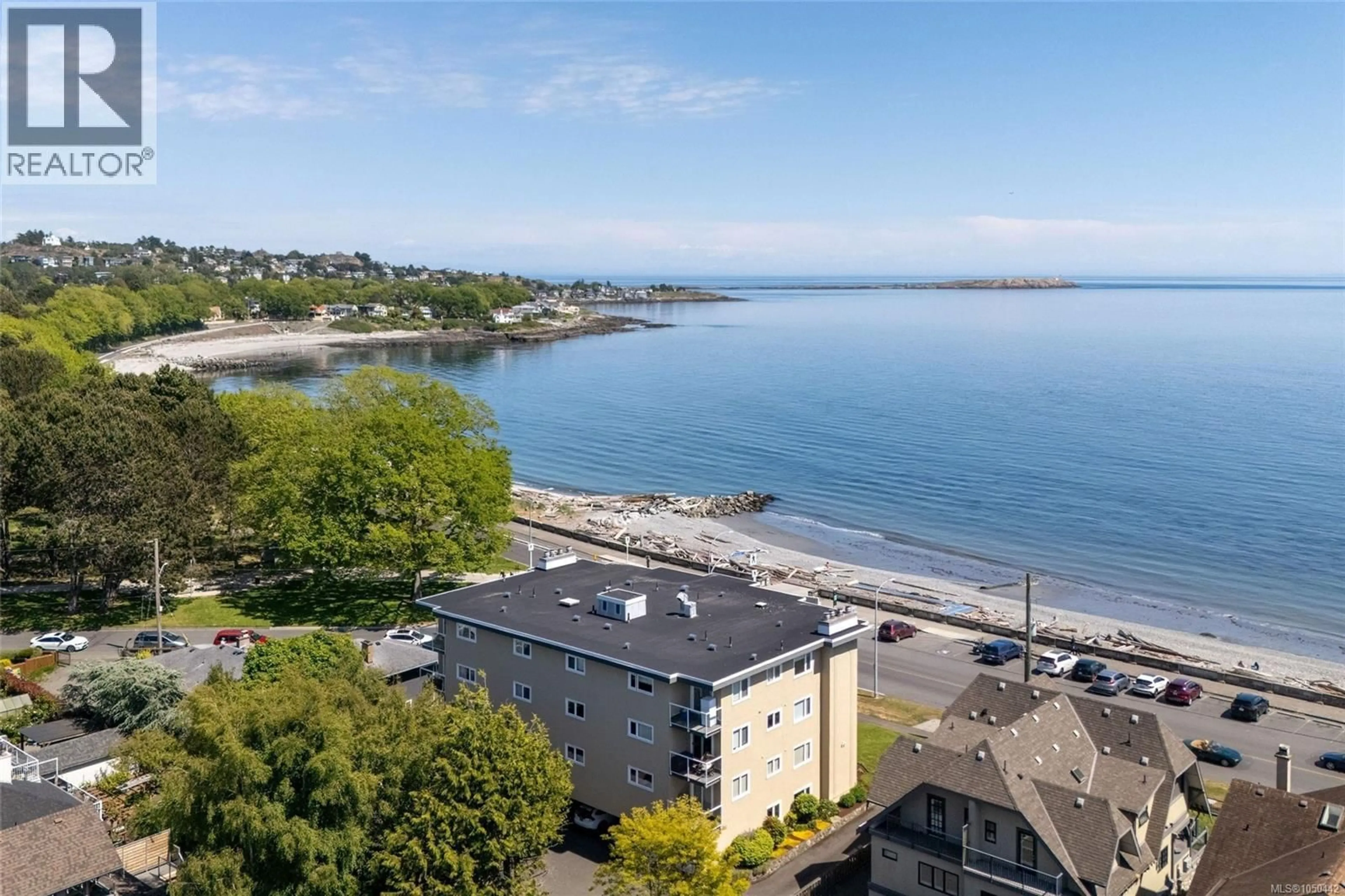 A pic from outside/outdoor area/front of a property/back of a property/a pic from drone, water/lake/river/ocean view for 103 - 1540 DALLAS ROAD, Victoria British Columbia V8S1A3