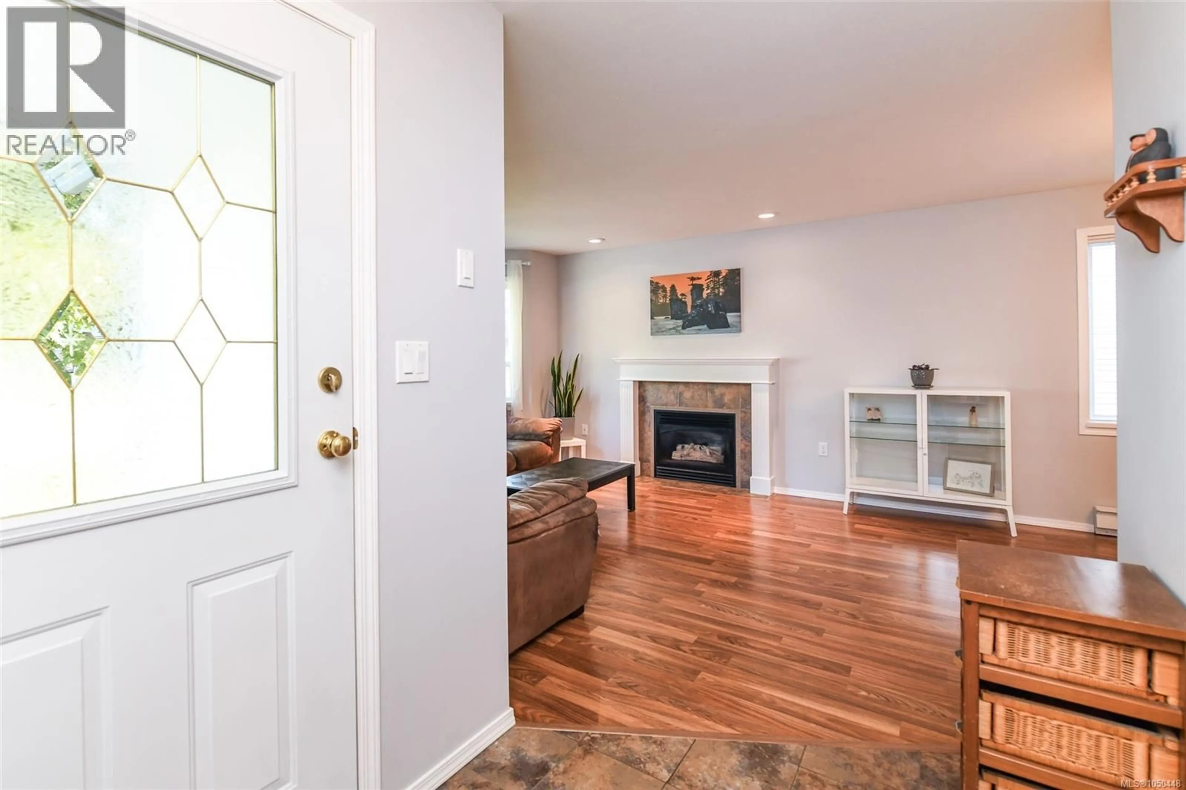 Indoor entryway for 2233 BOLT AVENUE, Comox British Columbia V9M3Y2