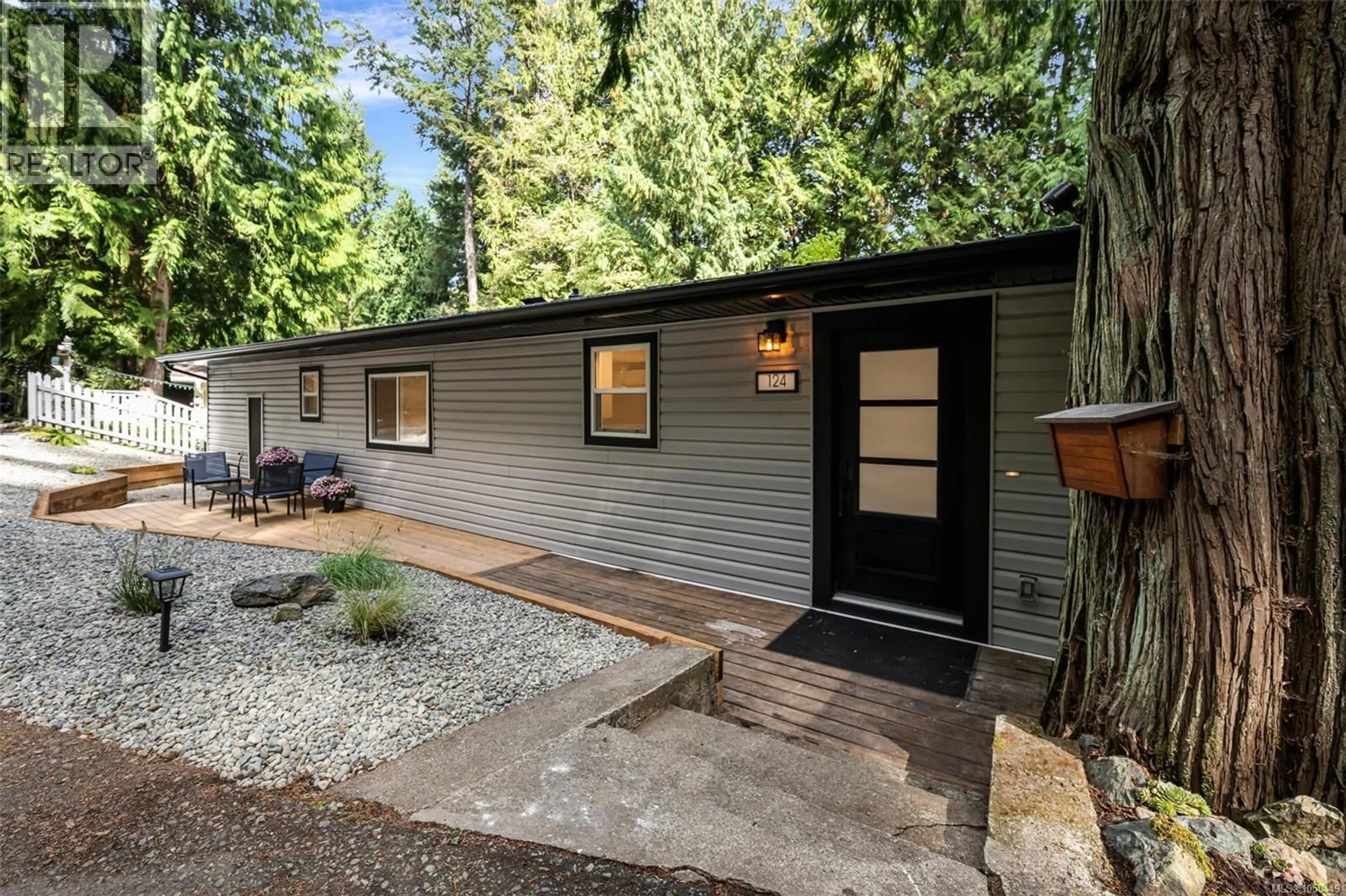 Home with vinyl exterior material, unknown for 124 - 2500 FLORENCE LAKE ROAD, Langford British Columbia V9B4H2