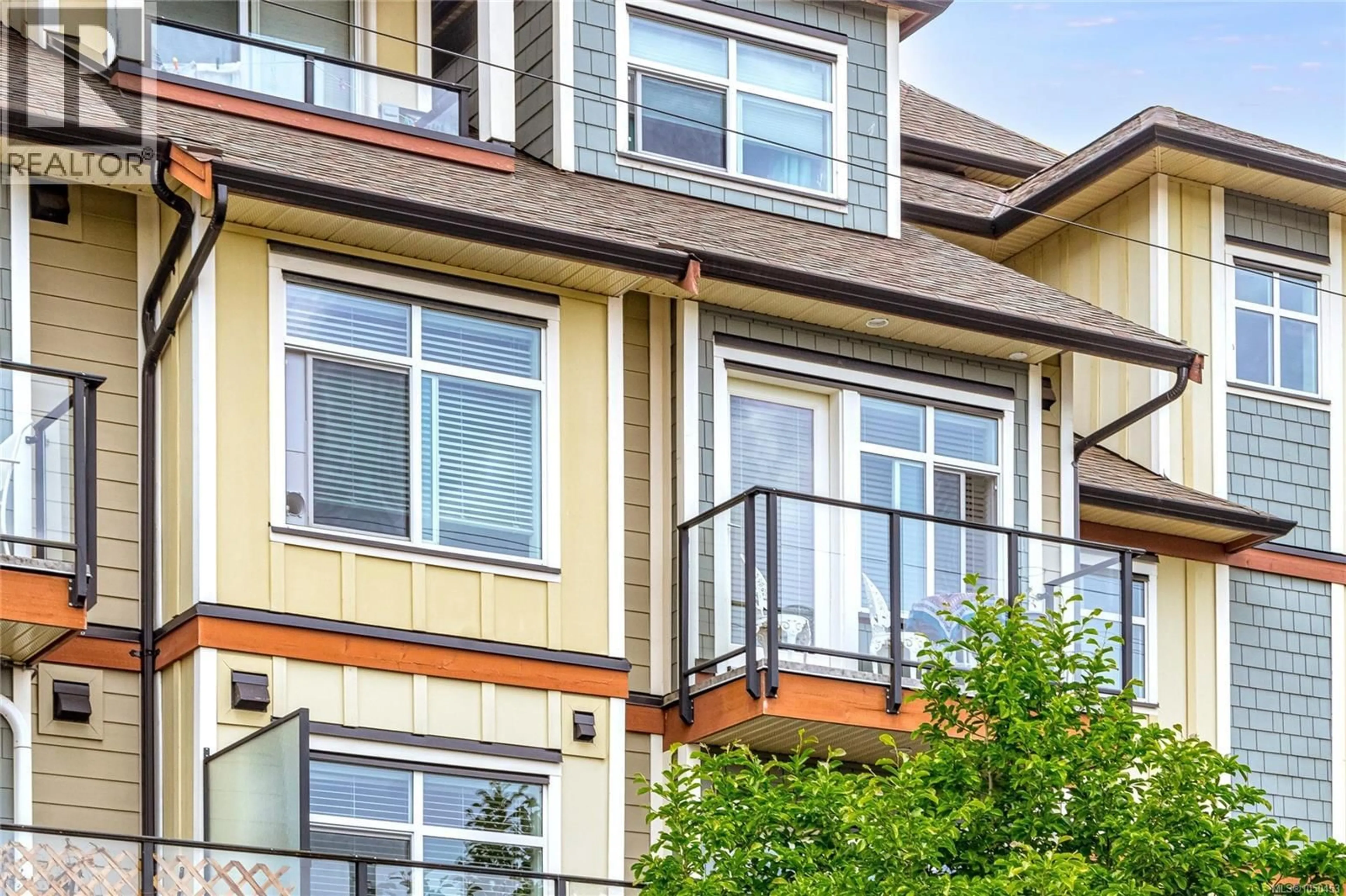 Home with vinyl exterior material, building for 303 - 5822 GARDEN STREET, Duncan British Columbia V9L3V9