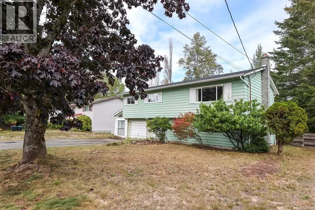 1456 DOGWOOD AVENUE, Comox 2
