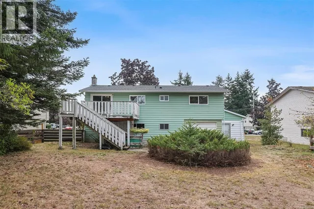 1456 DOGWOOD AVENUE, Comox 3