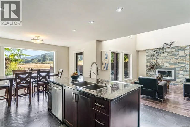 2466 SUMMERSET ROAD, Nanoose Bay 3