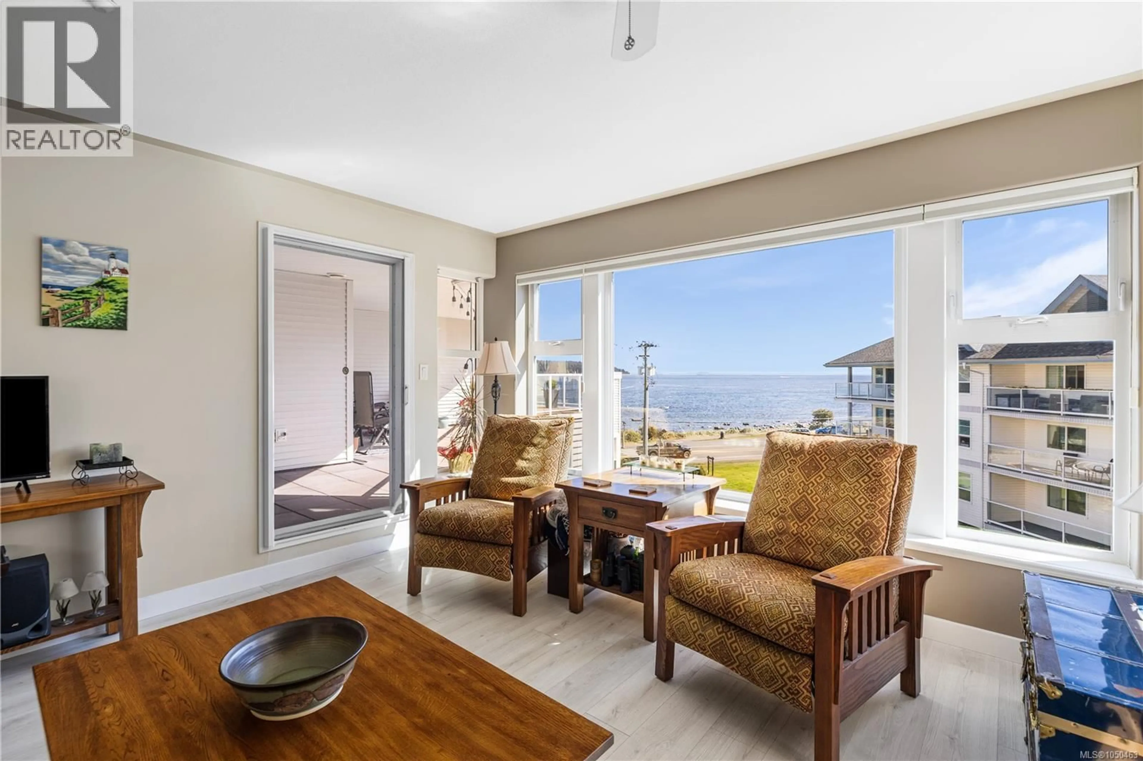 Living room with furniture, unknown for 303 - 350 SOUTH ISLAND HIGHWAY, Campbell River British Columbia V9W1A5