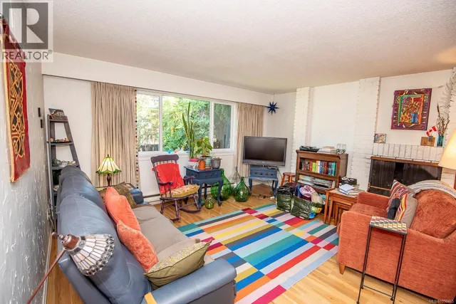 13 - 3060 HARRIET ROAD, Saanich 5