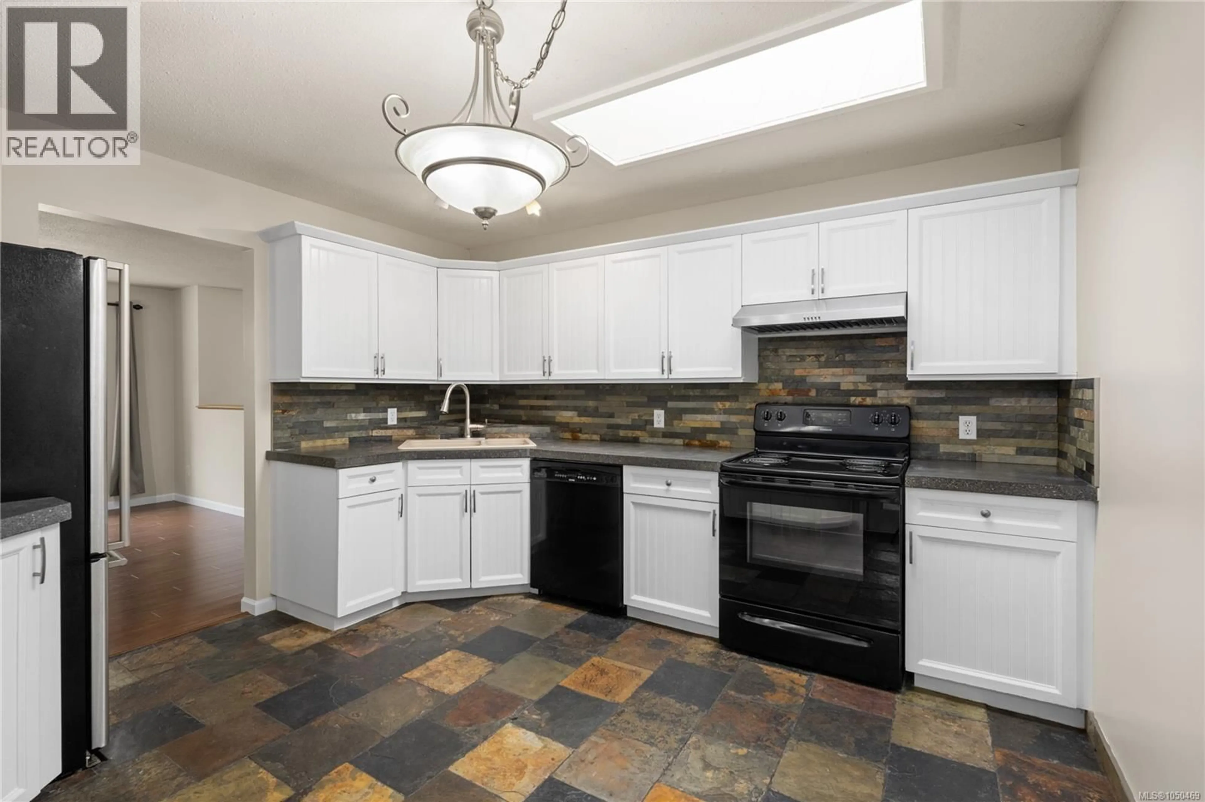 Standard kitchen, ceramic/tile floor for 1001 TIMBERWOOD DRIVE, Nanaimo British Columbia V9R6N9