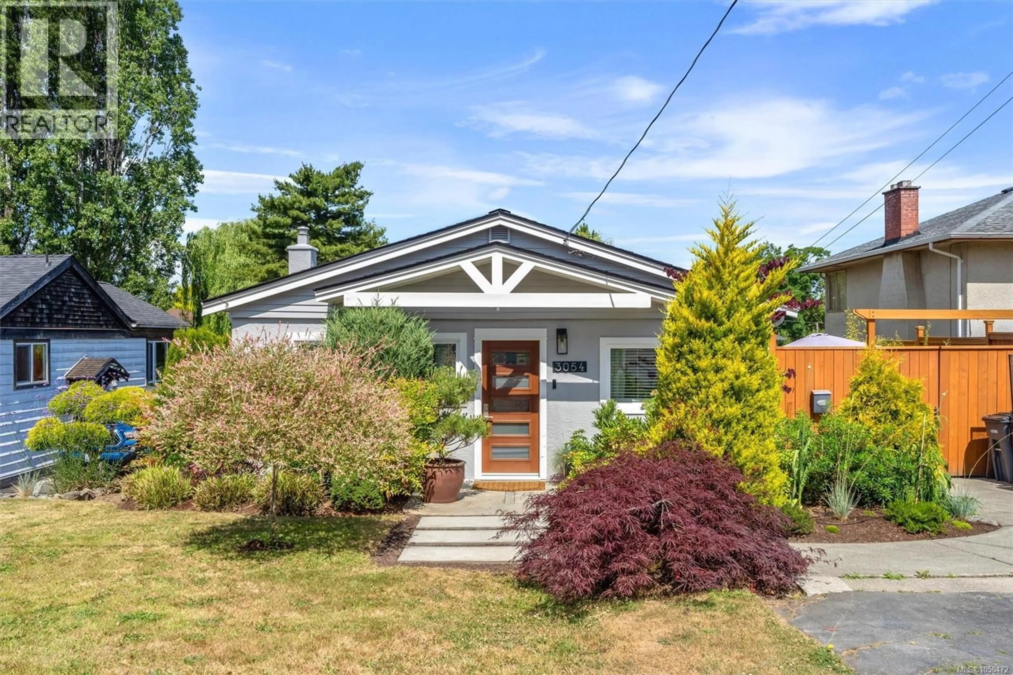 Home with vinyl exterior material, street for 3054 MILLGROVE STREET, Saanich British Columbia V9A1X5