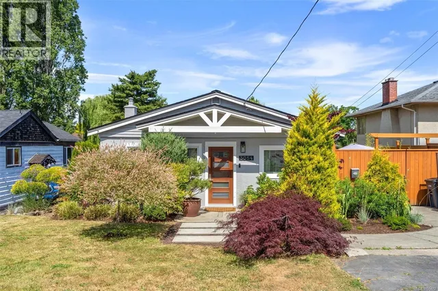 3054 MILLGROVE STREET, Saanich 1