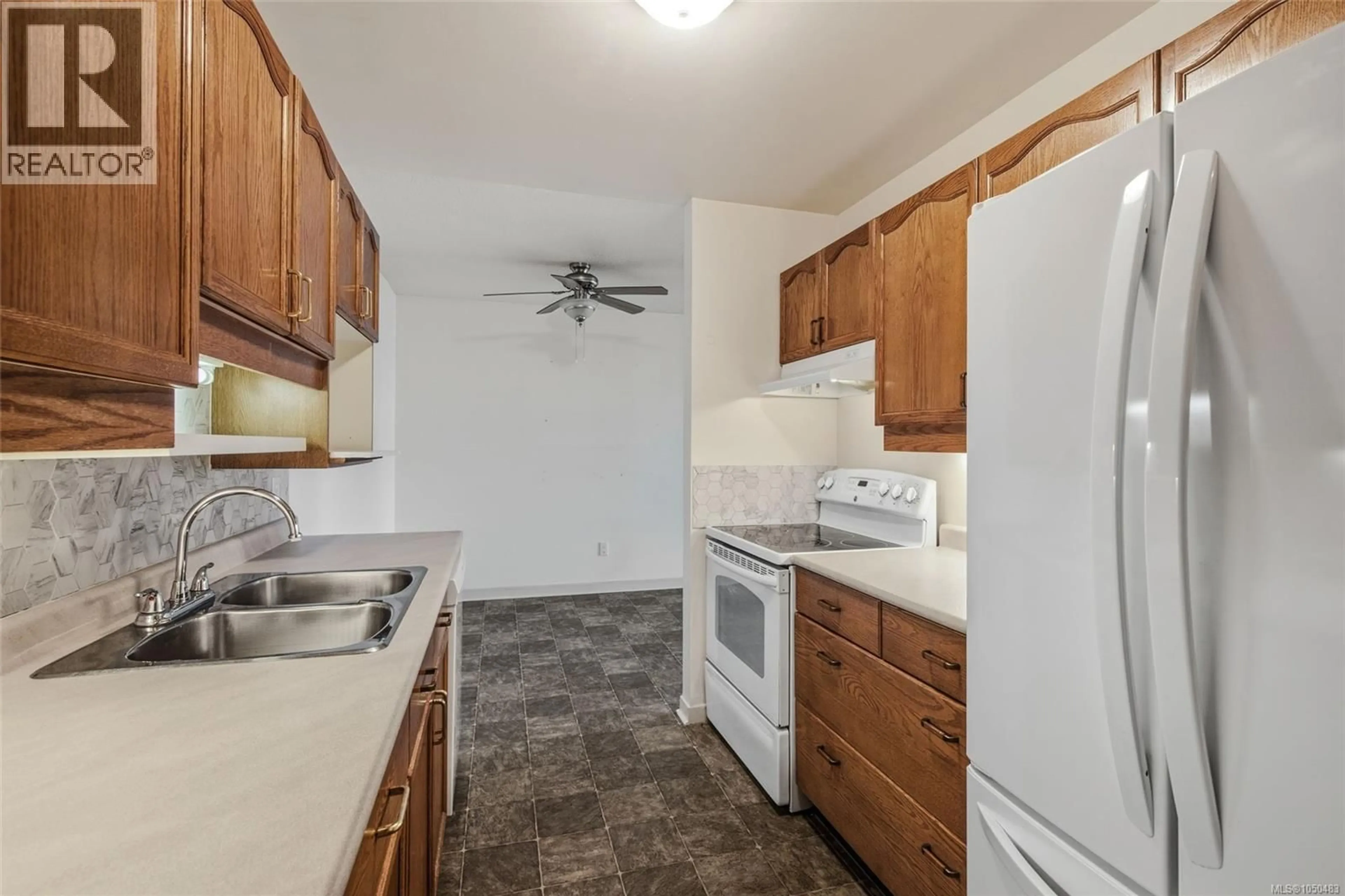 Standard kitchen, unknown for 304 - 266 HIRST AVENUE, Parksville British Columbia V9P2K9