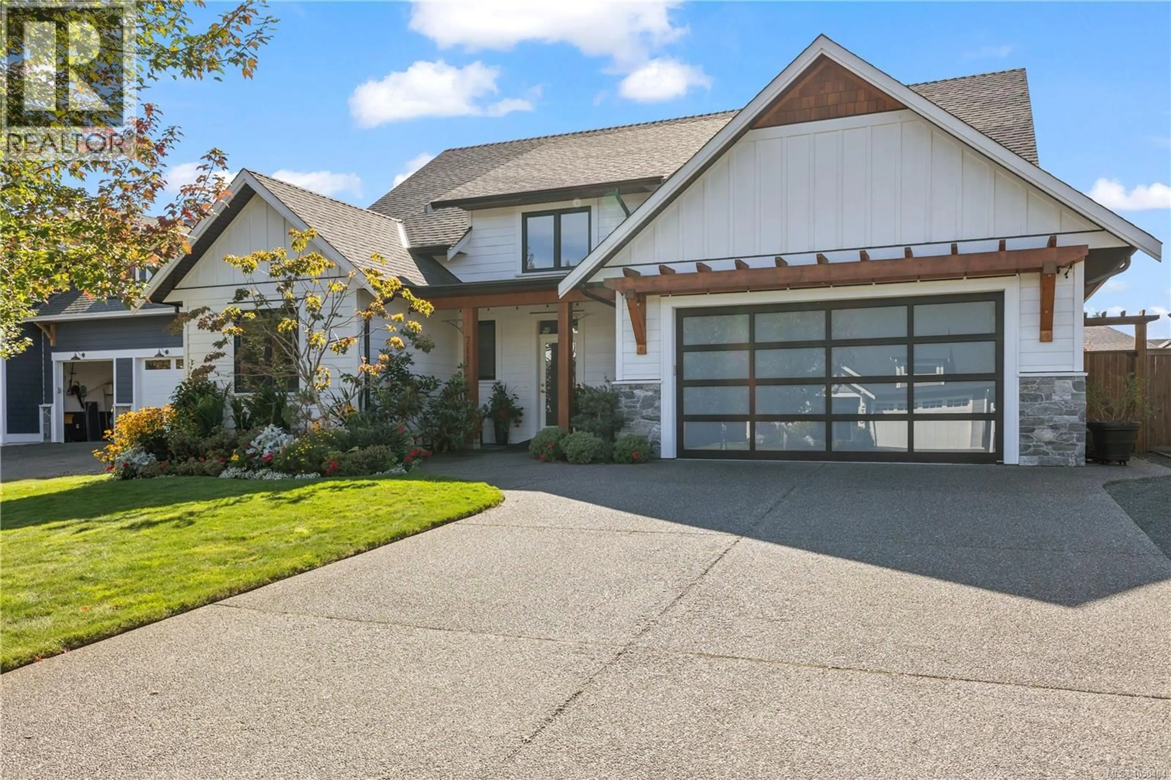 Home with vinyl exterior material, street for 711 SALAL STREET, Campbell River British Columbia V9H0E3