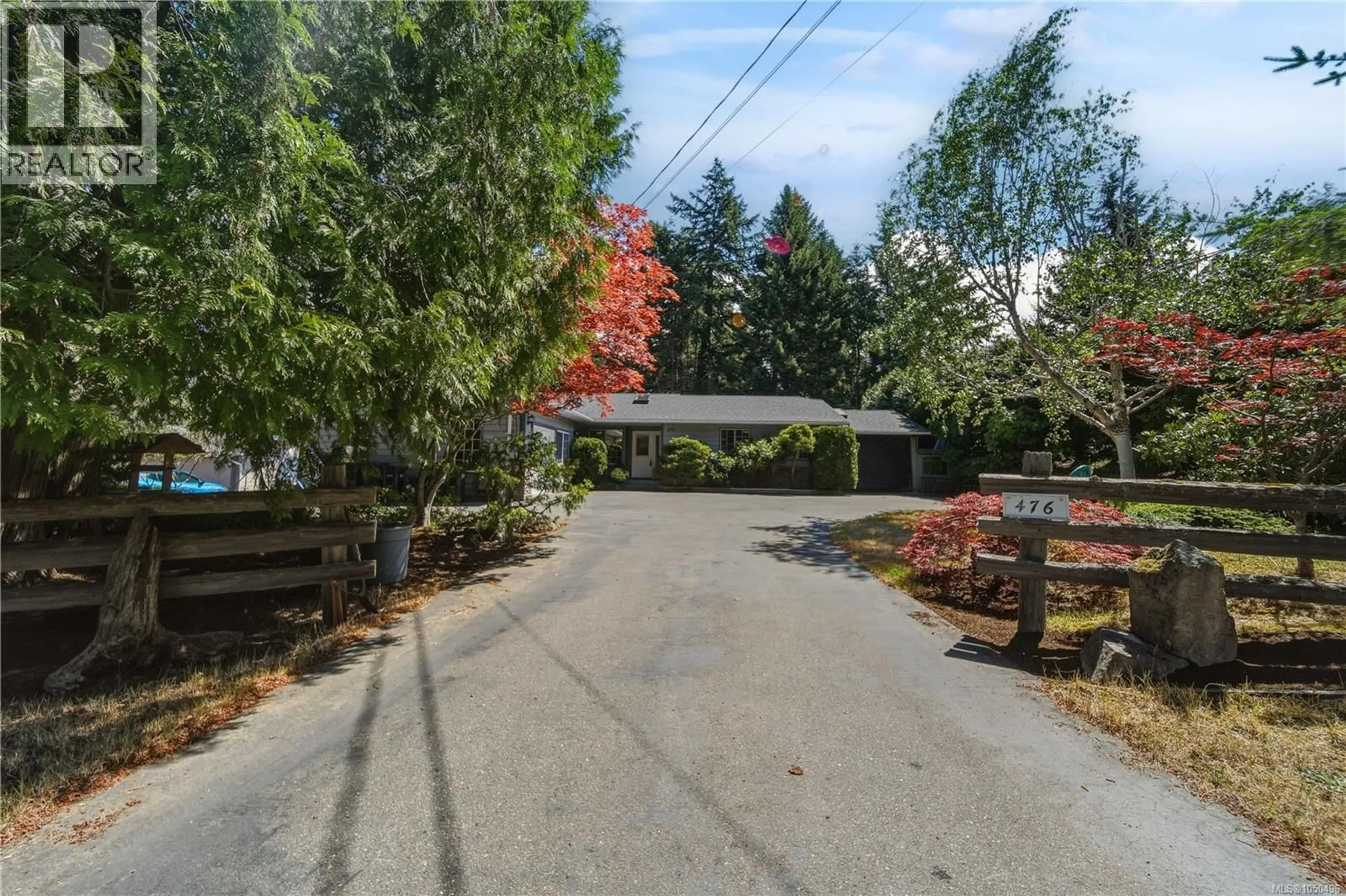Patio, street for 476 QUALICUM ROAD, Qualicum Beach British Columbia V9K1B2