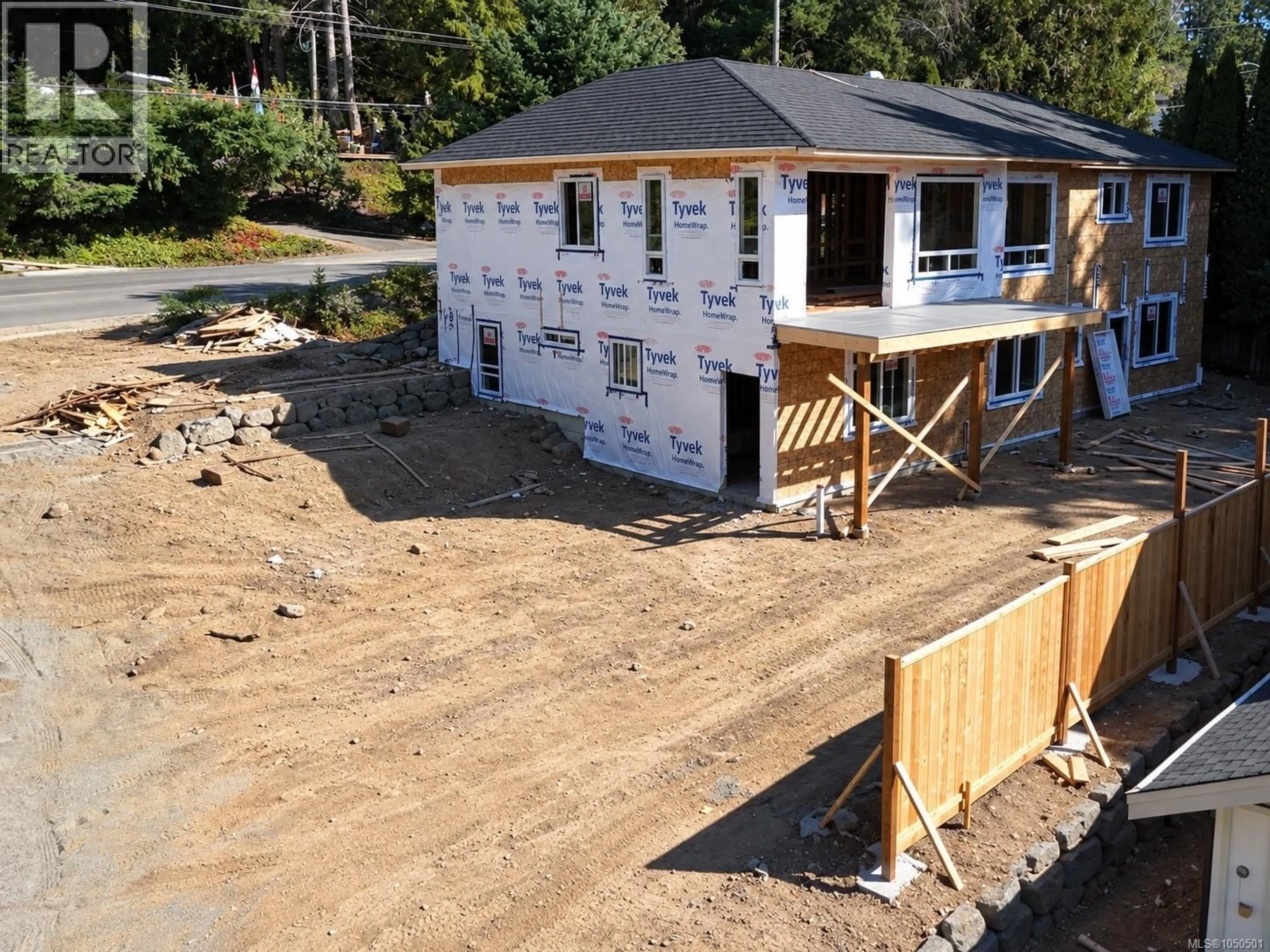 Home with vinyl exterior material, building for 5687 BIG BEAR RIDGE, Nanaimo British Columbia V9T2K3