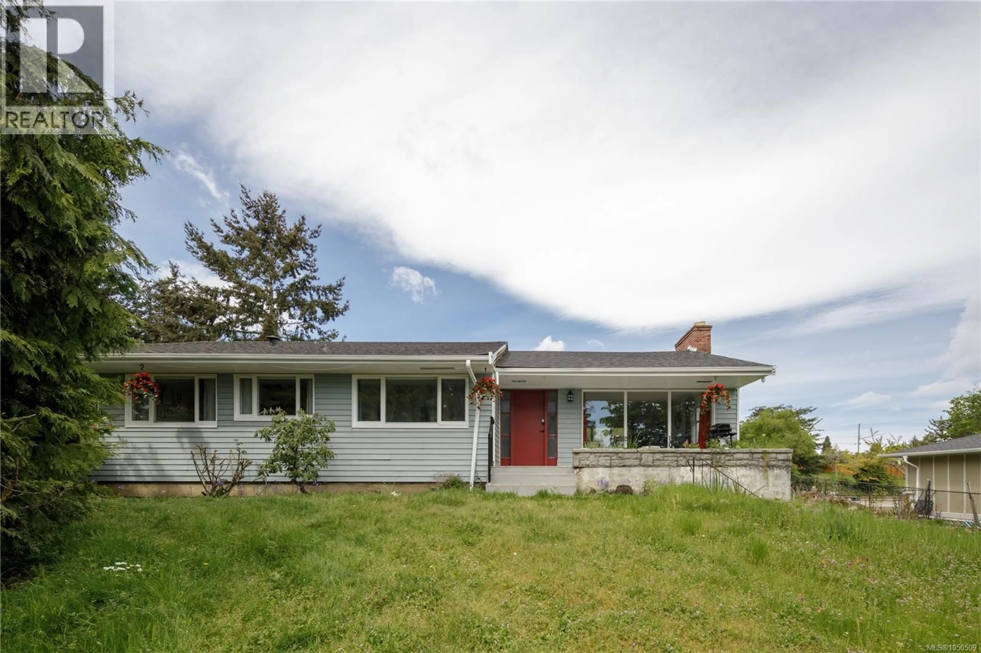 A pic from outside/outdoor area/front of a property/back of a property/a pic from drone, unknown for 2555 DEPARTURE BAY ROAD, Nanaimo British Columbia V9S3W2