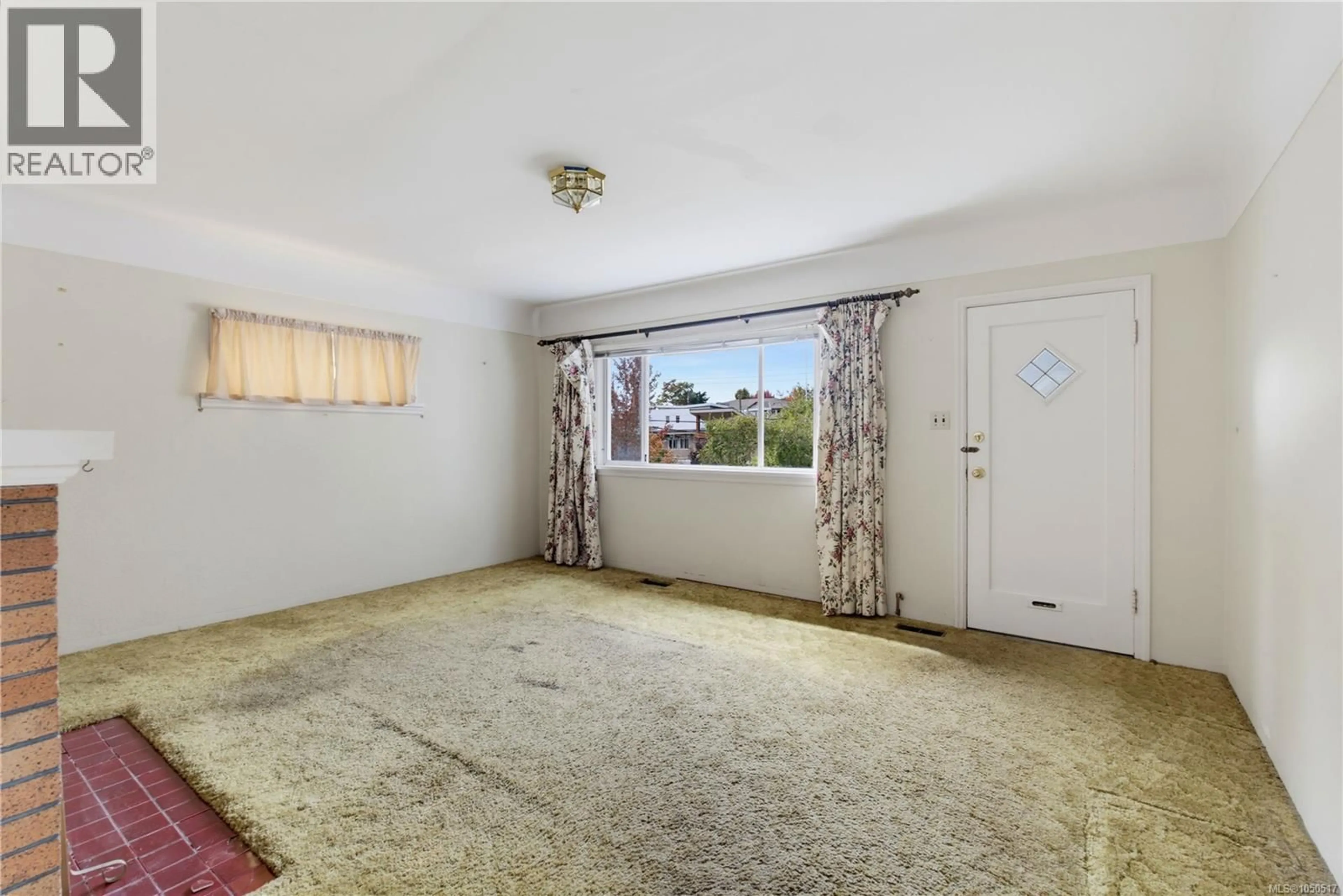 A pic of a room for 2835 FIFTH STREET, Victoria British Columbia V8T4B3