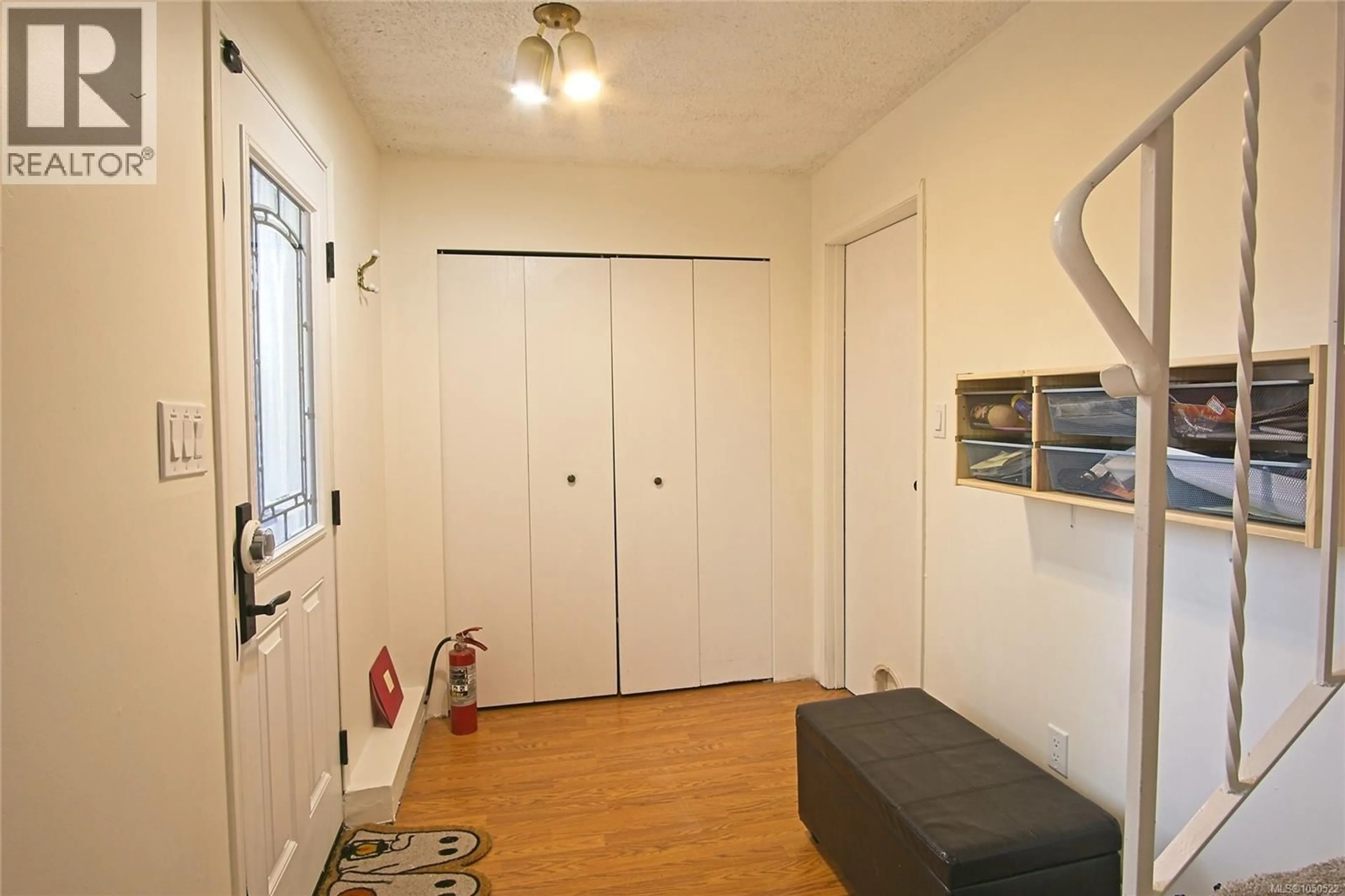 Indoor entryway for 22 - 577 SIXTH STREET, Nanaimo British Columbia V9R5W6