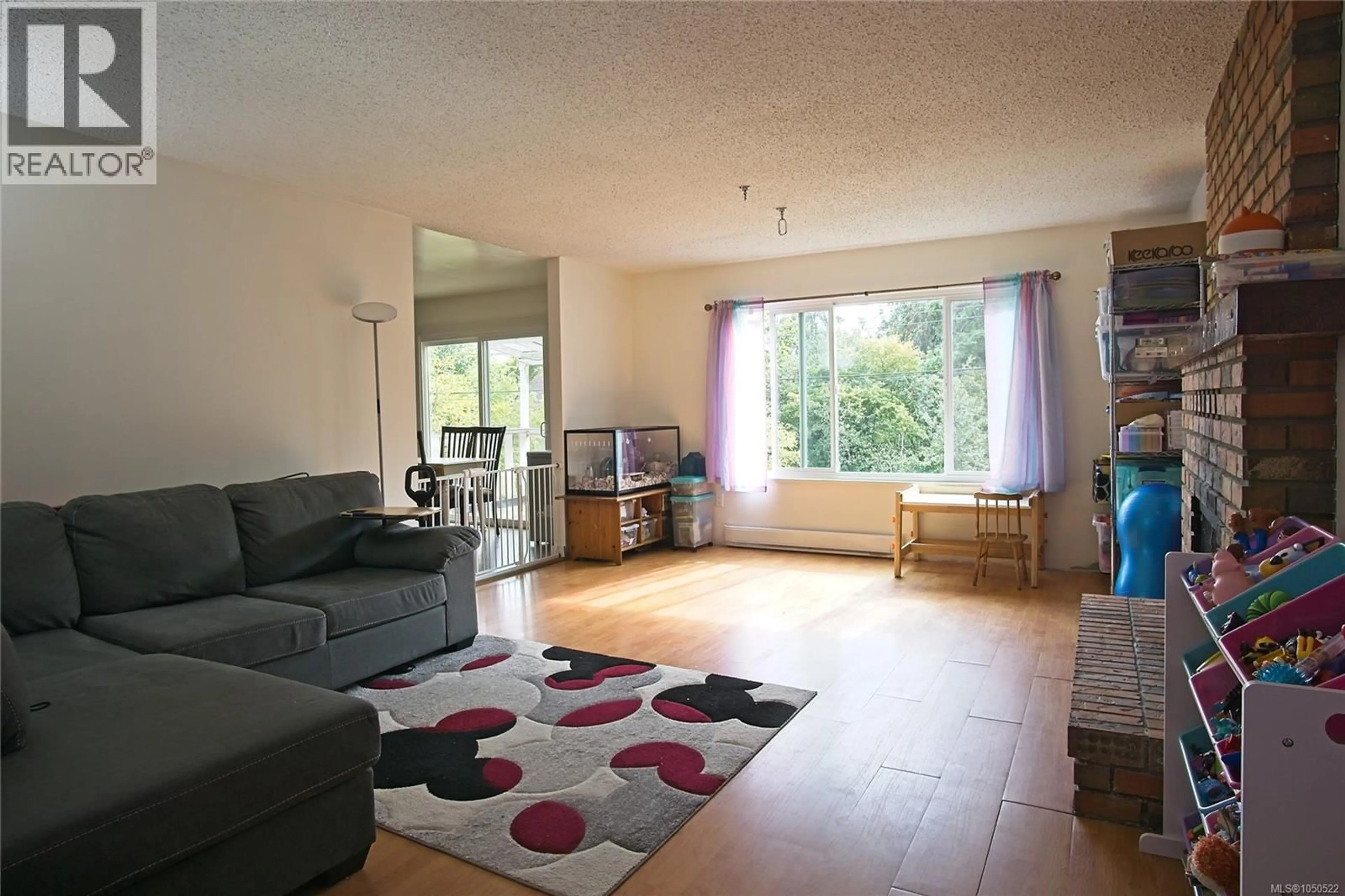 Living room with furniture, unknown for 22 - 577 SIXTH STREET, Nanaimo British Columbia V9R5W6