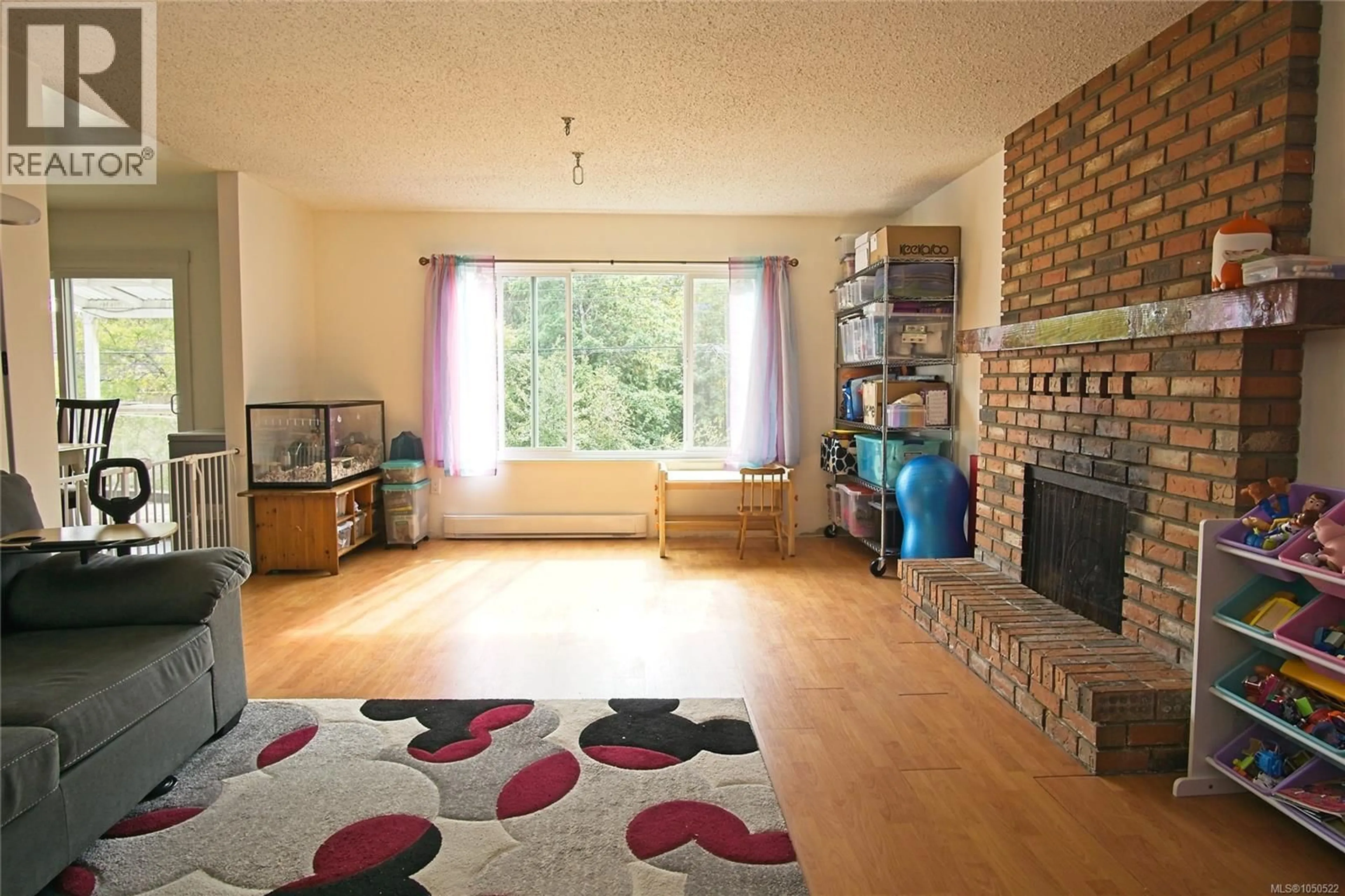 Living room with furniture, unknown for 22 - 577 SIXTH STREET, Nanaimo British Columbia V9R5W6