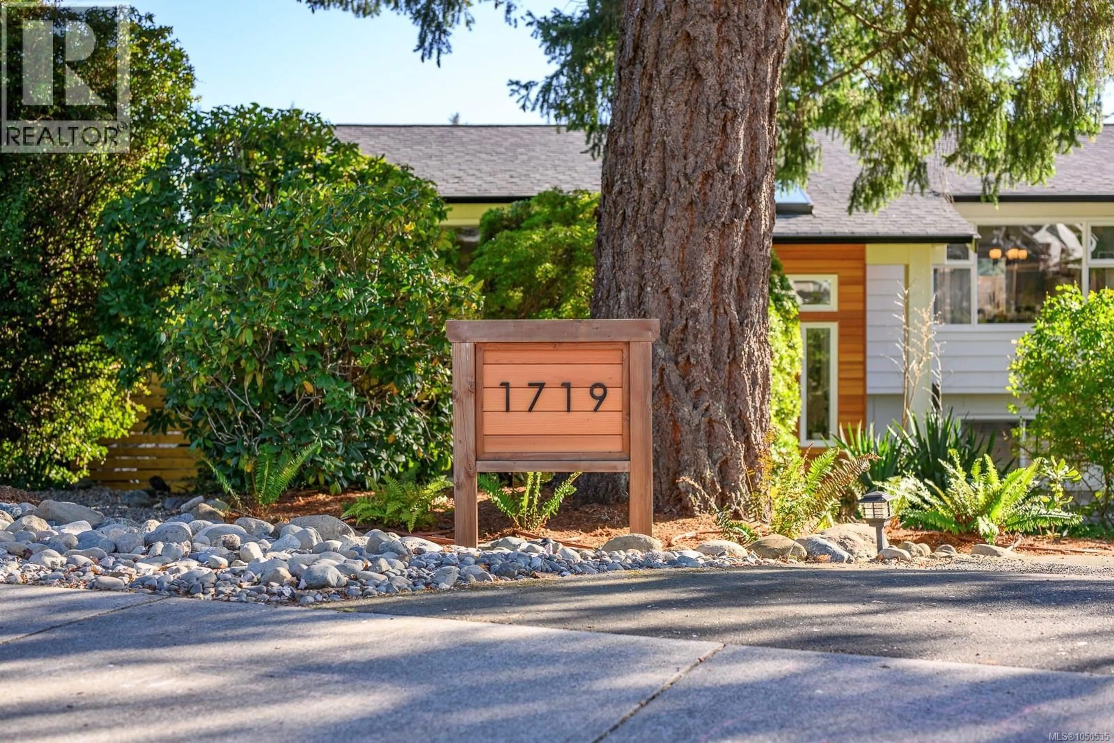 Unknown for 1719 ROBB AVENUE, Comox British Columbia V9M2W6