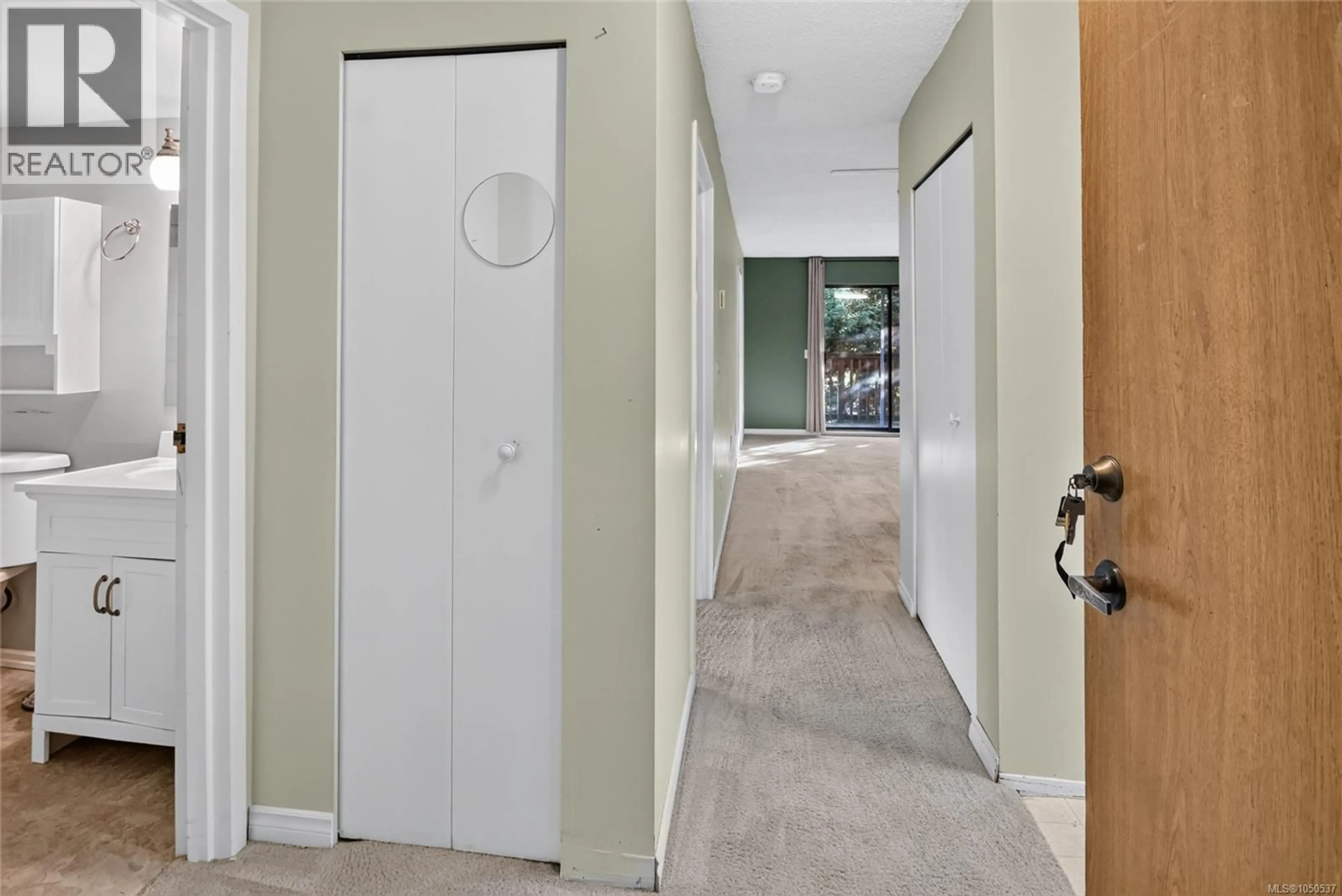 Indoor foyer for 209 - 4728 UPLANDS DRIVE, Nanaimo British Columbia V9T5V1