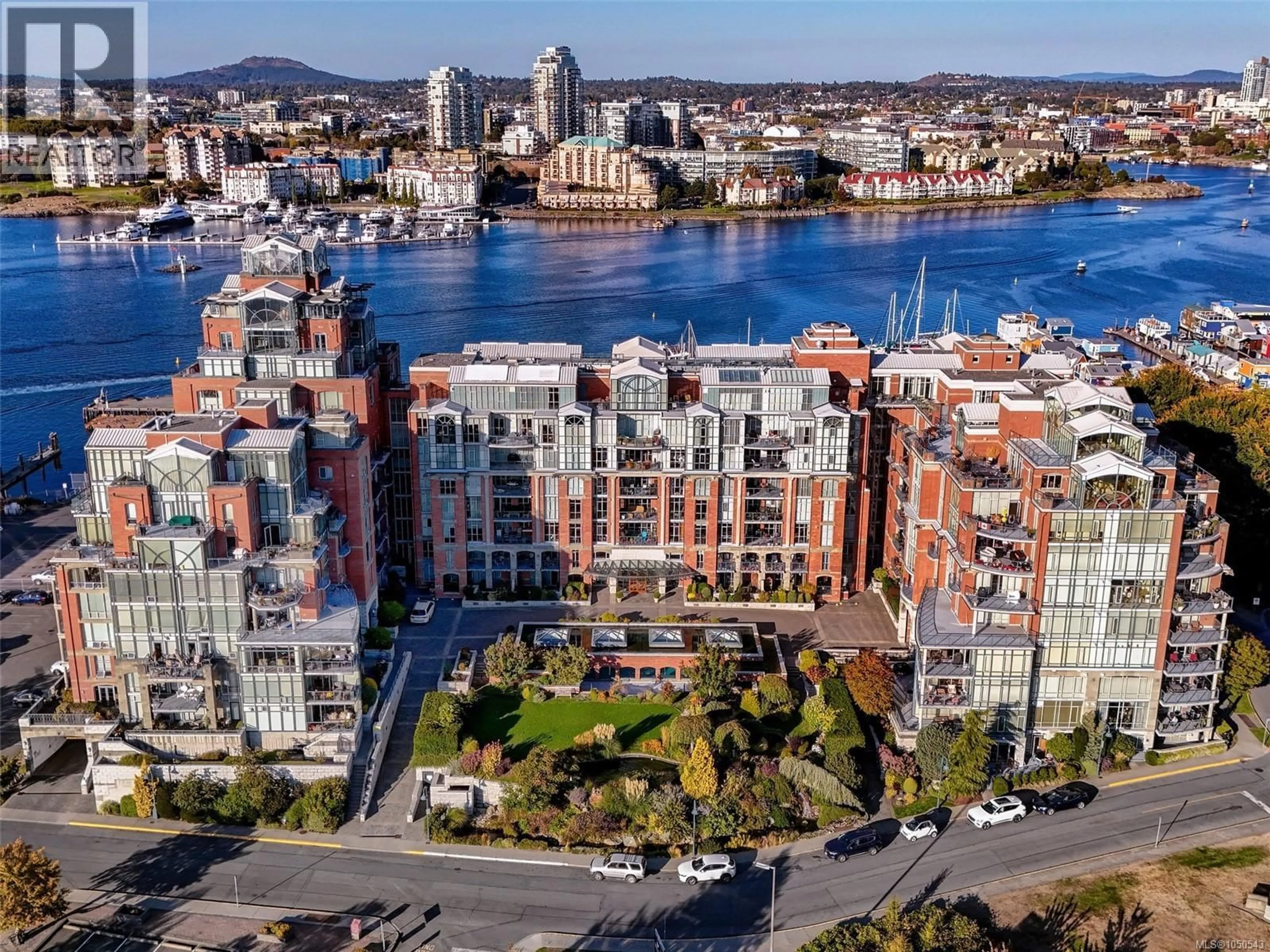 A pic from outside/outdoor area/front of a property/back of a property/a pic from drone, city buildings view from balcony for 924 - 21 DALLAS ROAD, Victoria British Columbia V8V4Z9