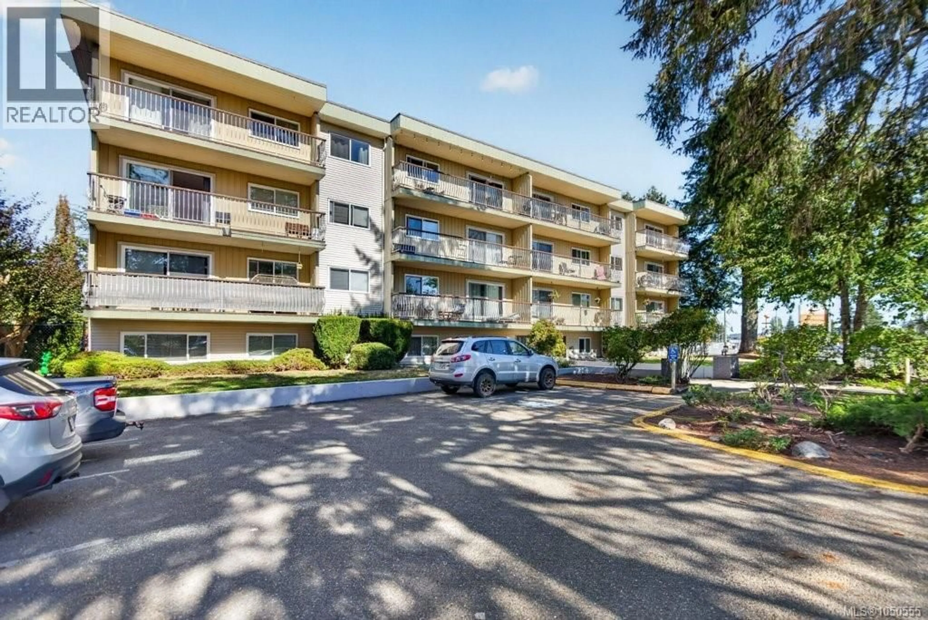 Patio, street for 212 - 1015 CUMBERLAND ROAD, Courtenay British Columbia V9N2E7