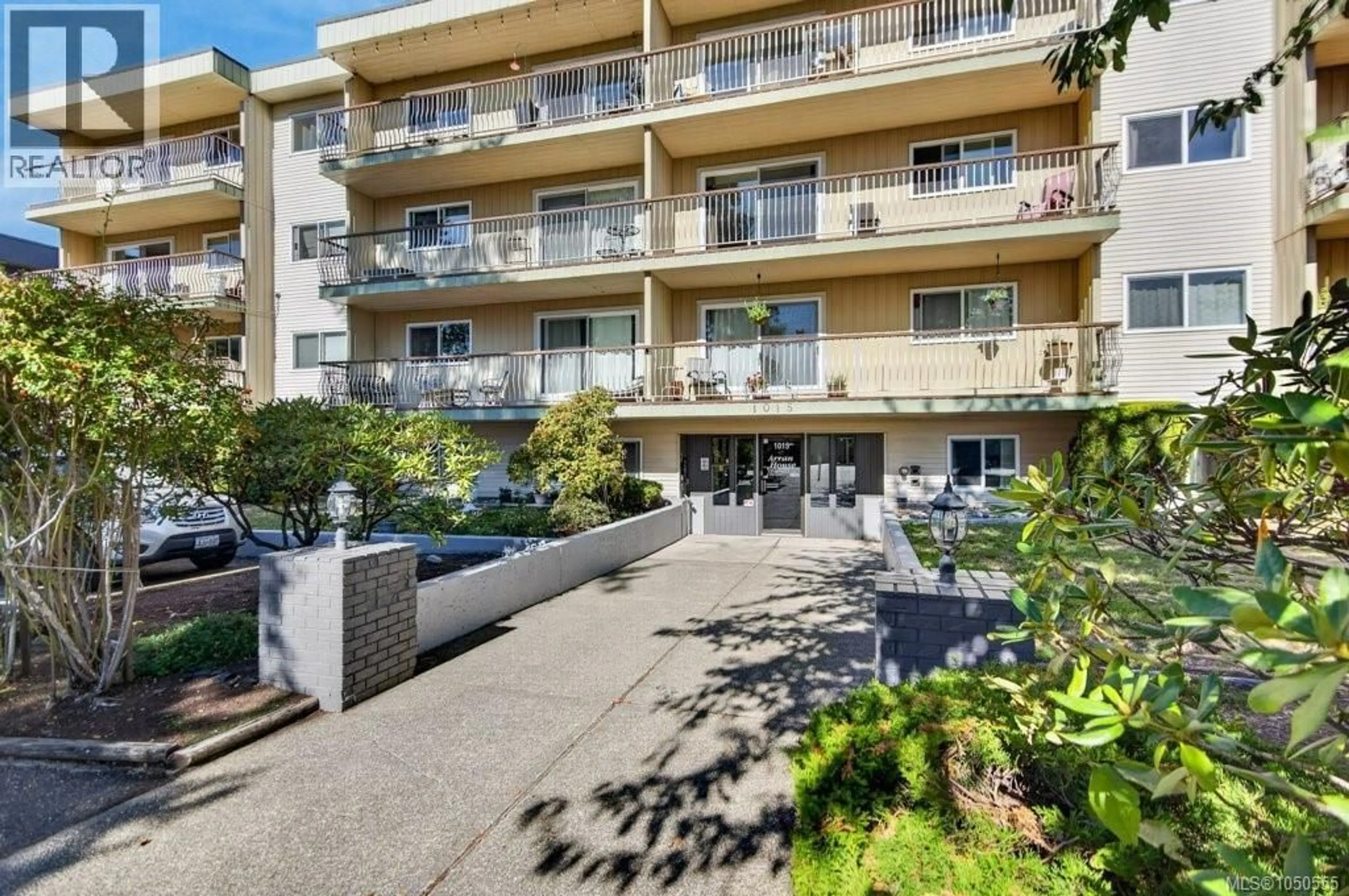 Patio, street for 212 - 1015 CUMBERLAND ROAD, Courtenay British Columbia V9N2E7